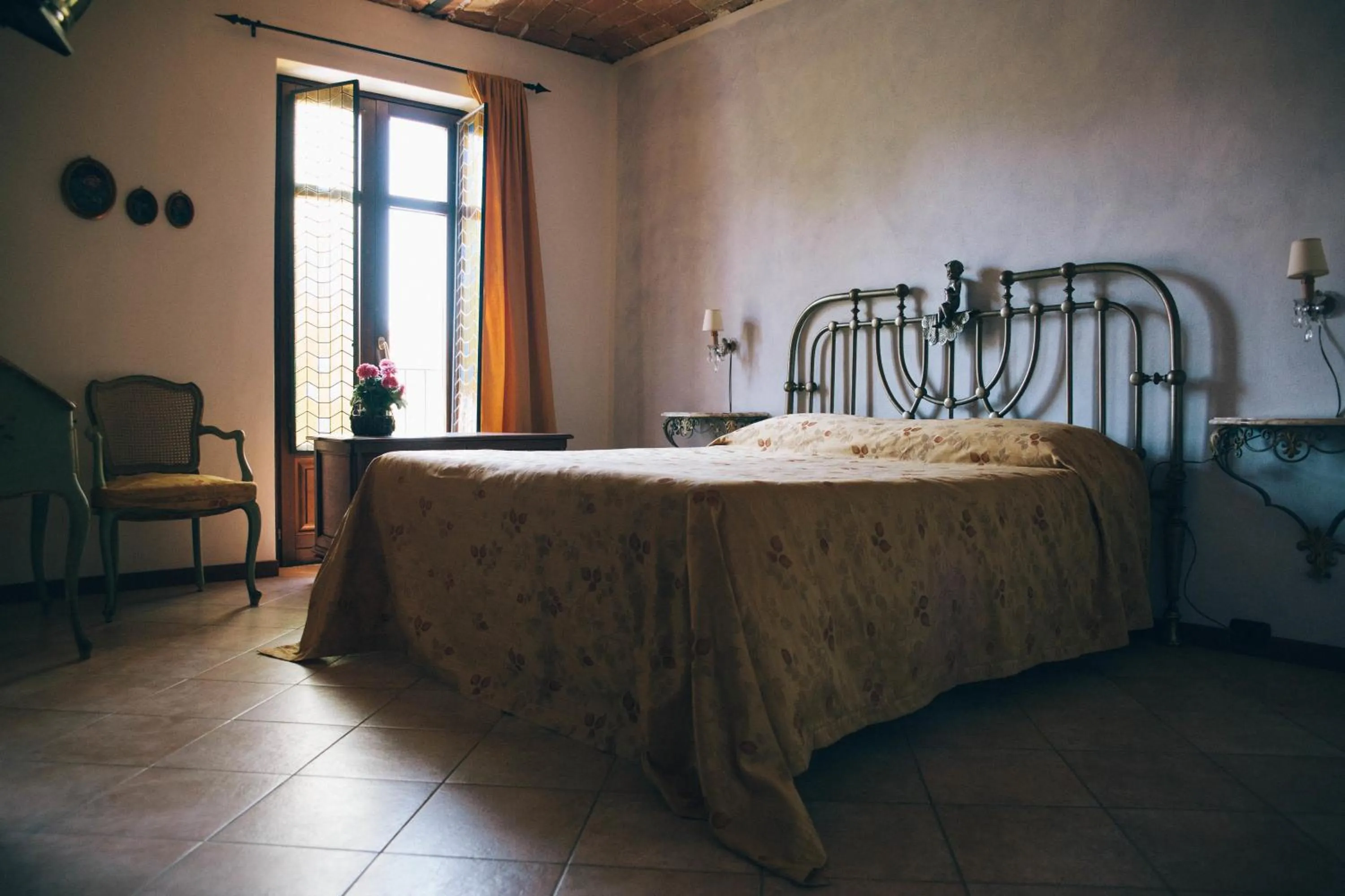 Bedroom, Bed in I Grilli