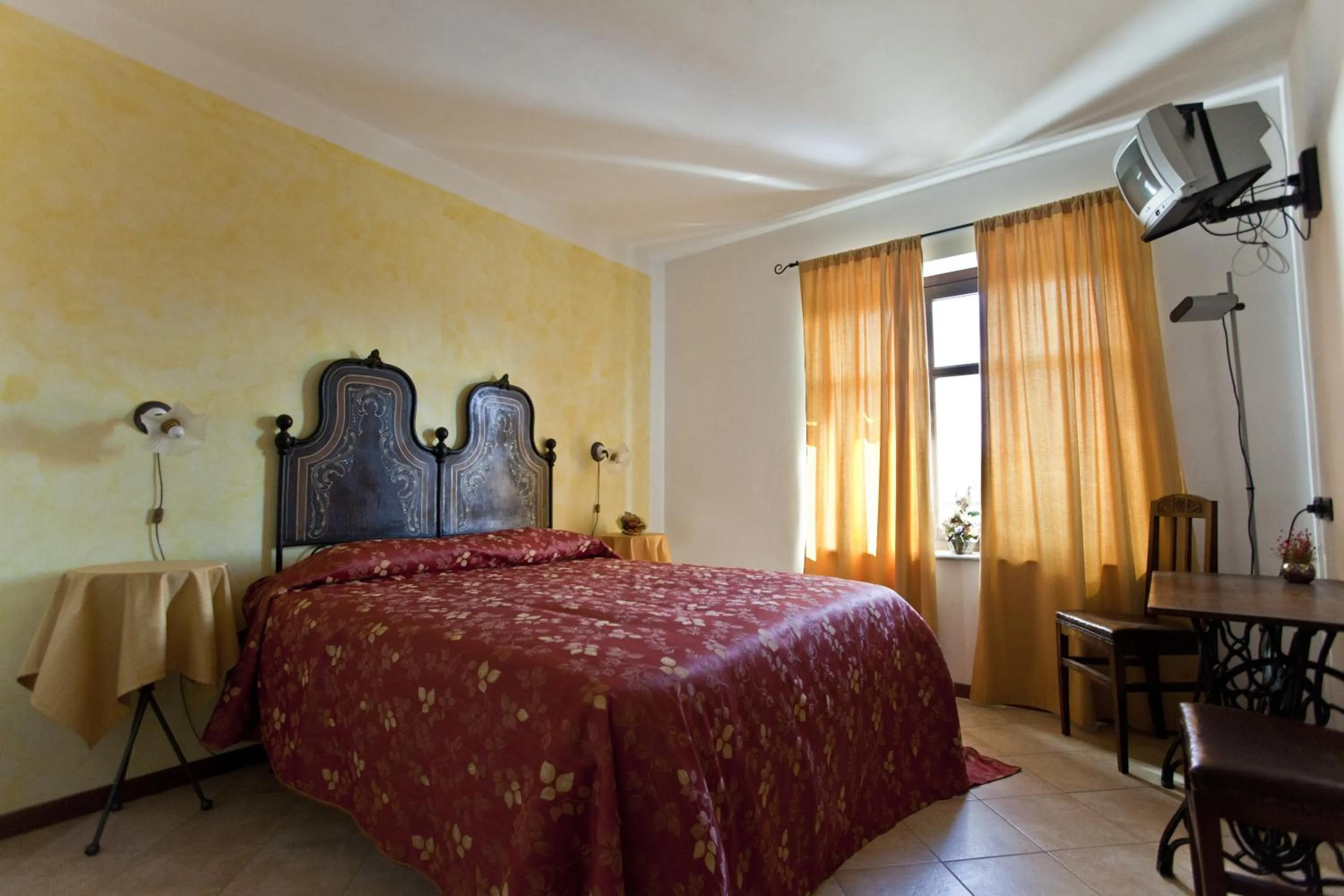 Bedroom, Bed in I Grilli