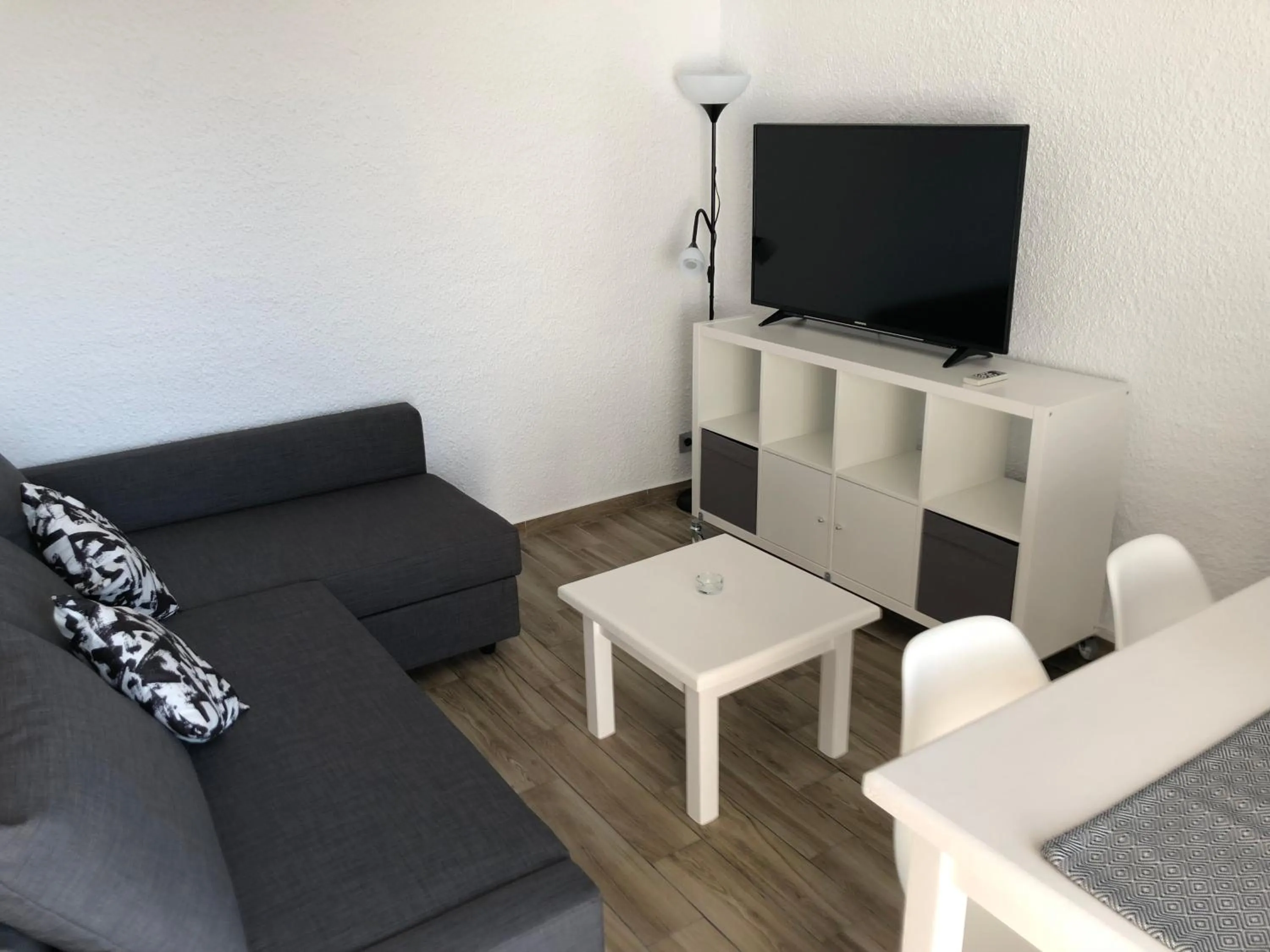 TV and multimedia in Apartamentos AR Muntanya Mar