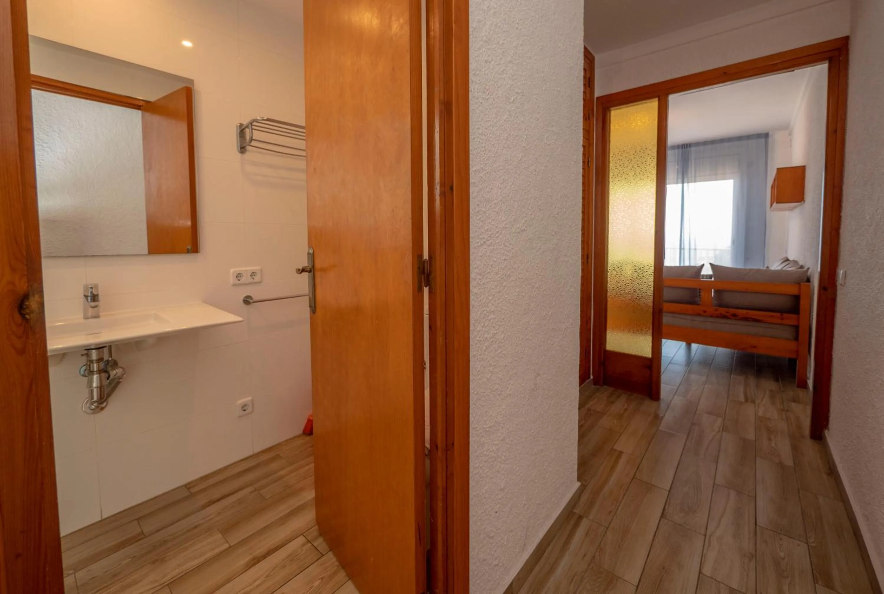 Bathroom, Bed in Apartamentos AR Muntanya Mar