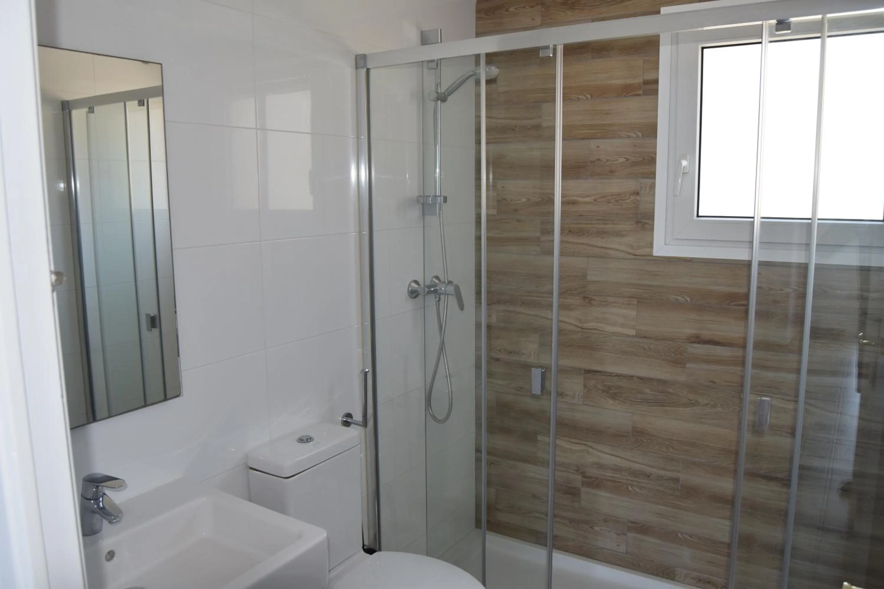 Shower in Apartamentos AR Muntanya Mar