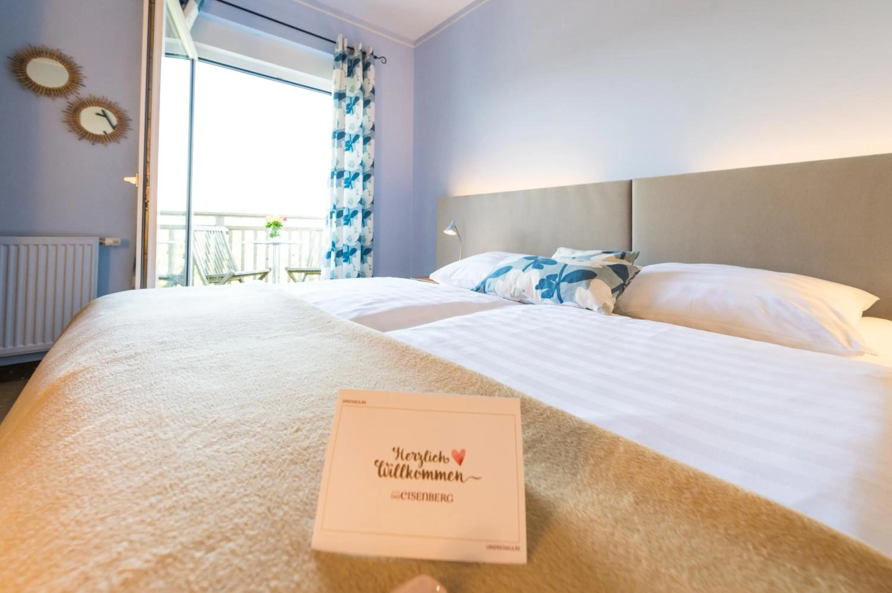 Photo of the whole room, Bed in Das Eisenberg