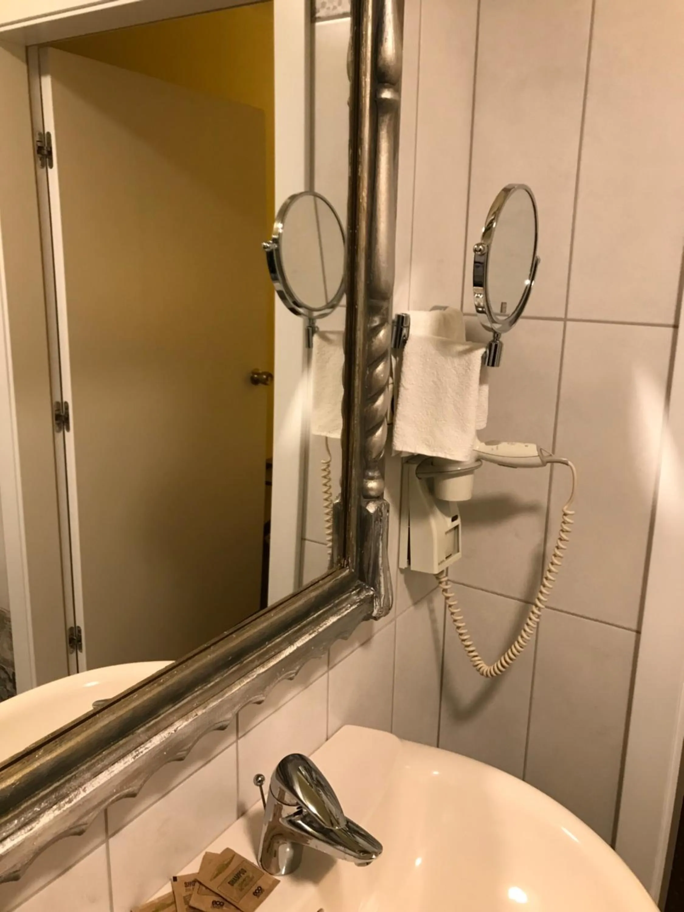 Bathroom in Hotel Podzamcze