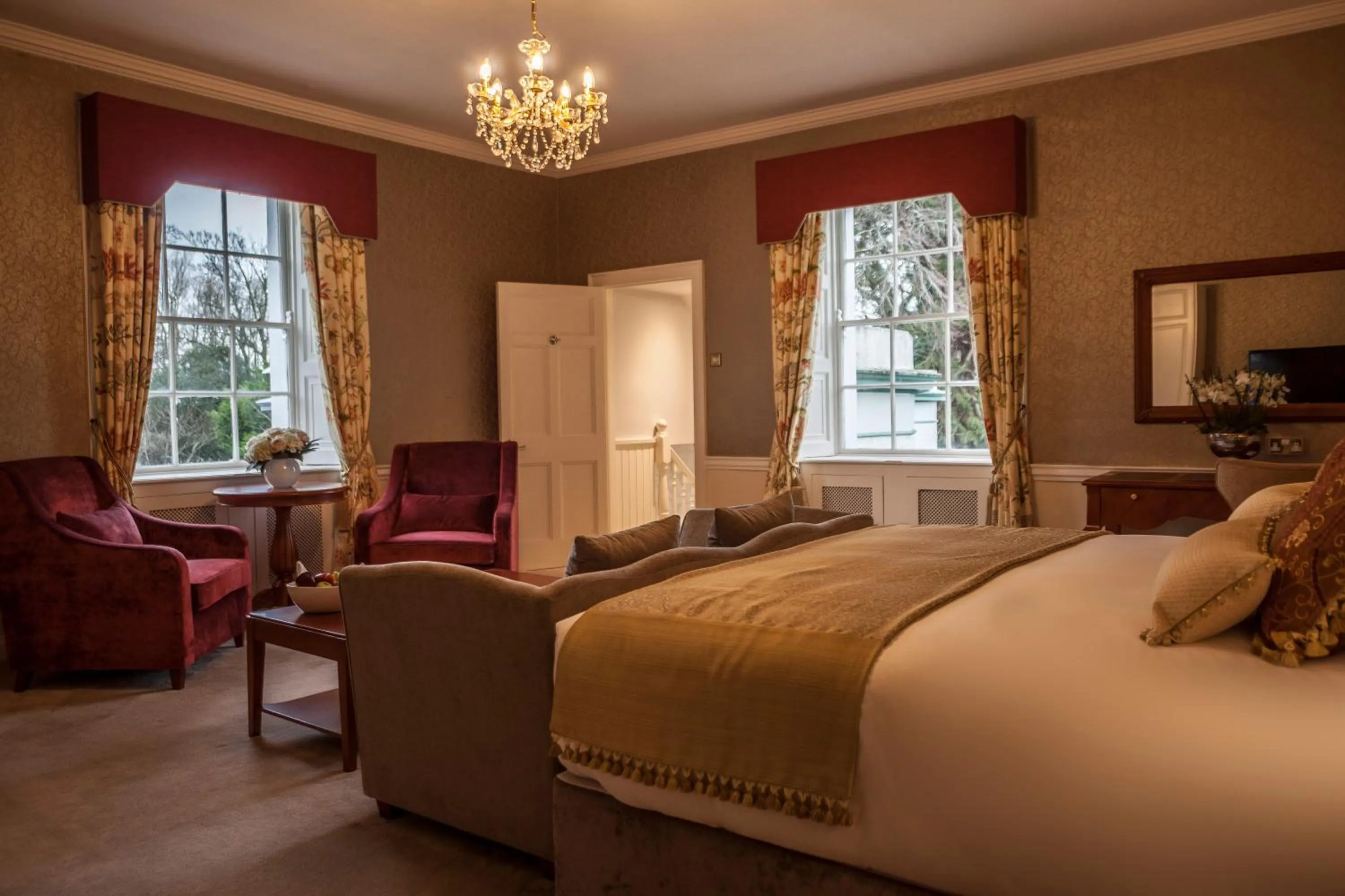 Photo of the whole room, Bed in Leixlip Manor Hotel