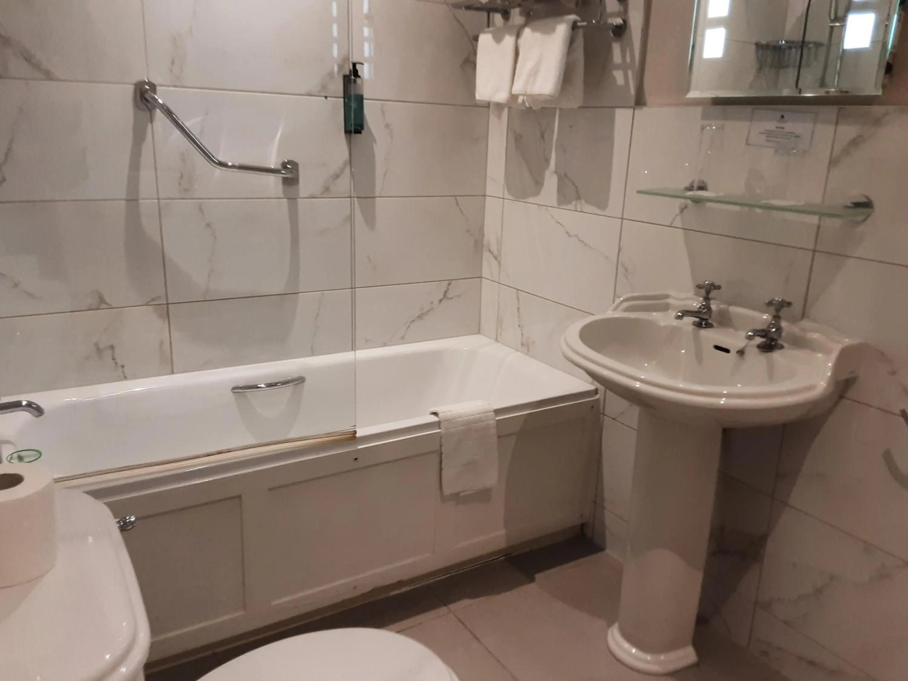 Bathroom in Leixlip Manor Hotel