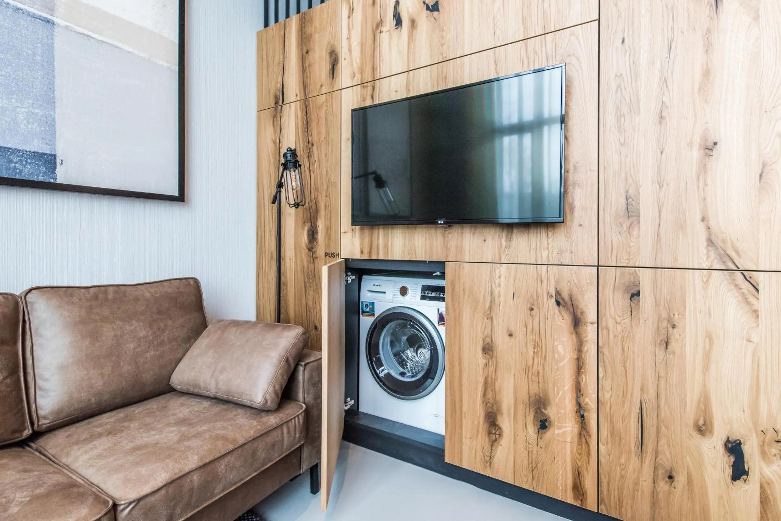 washing machine in YAYS Amsterdam East by Numa