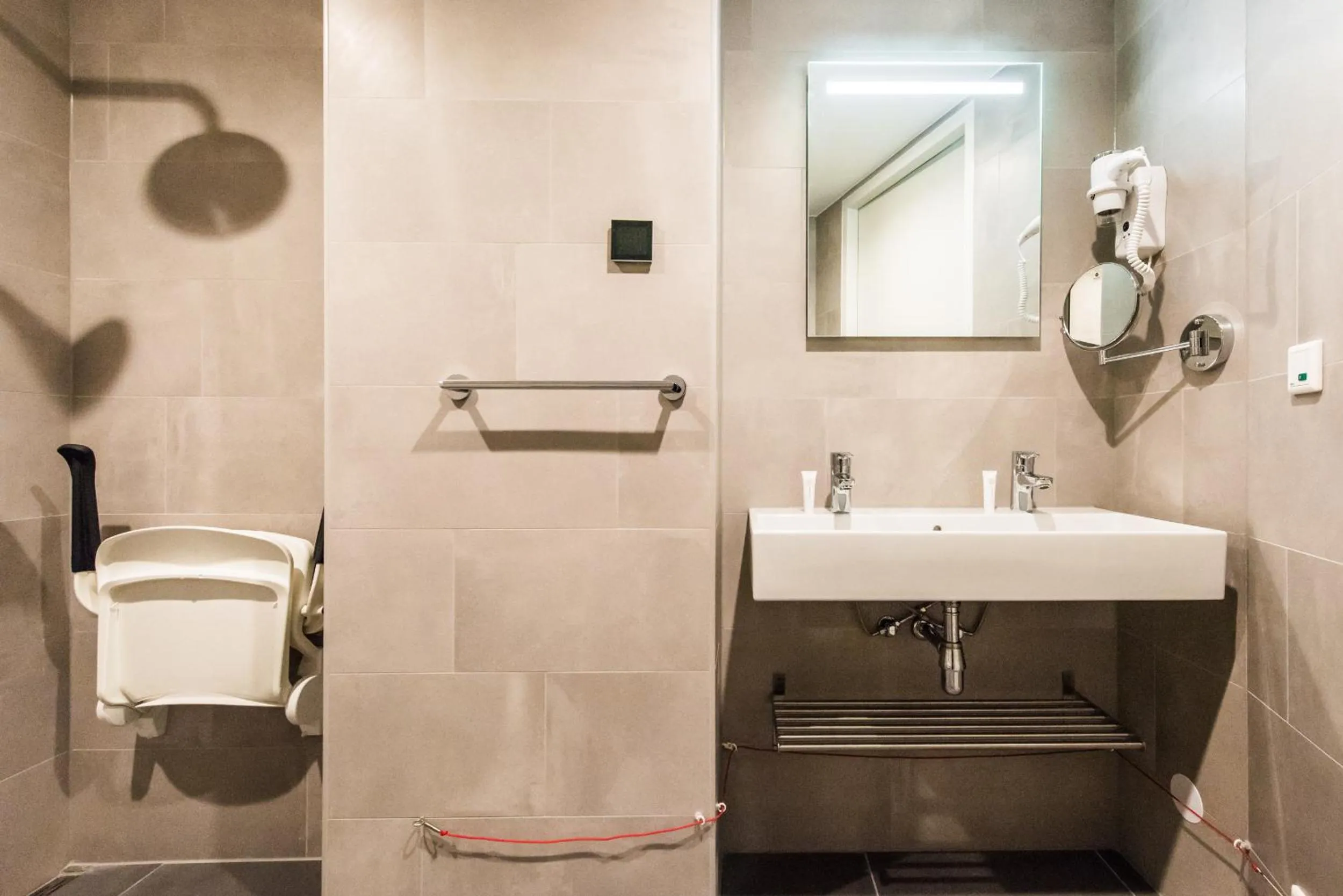 Bathroom in YAYS Amsterdam East by Numa