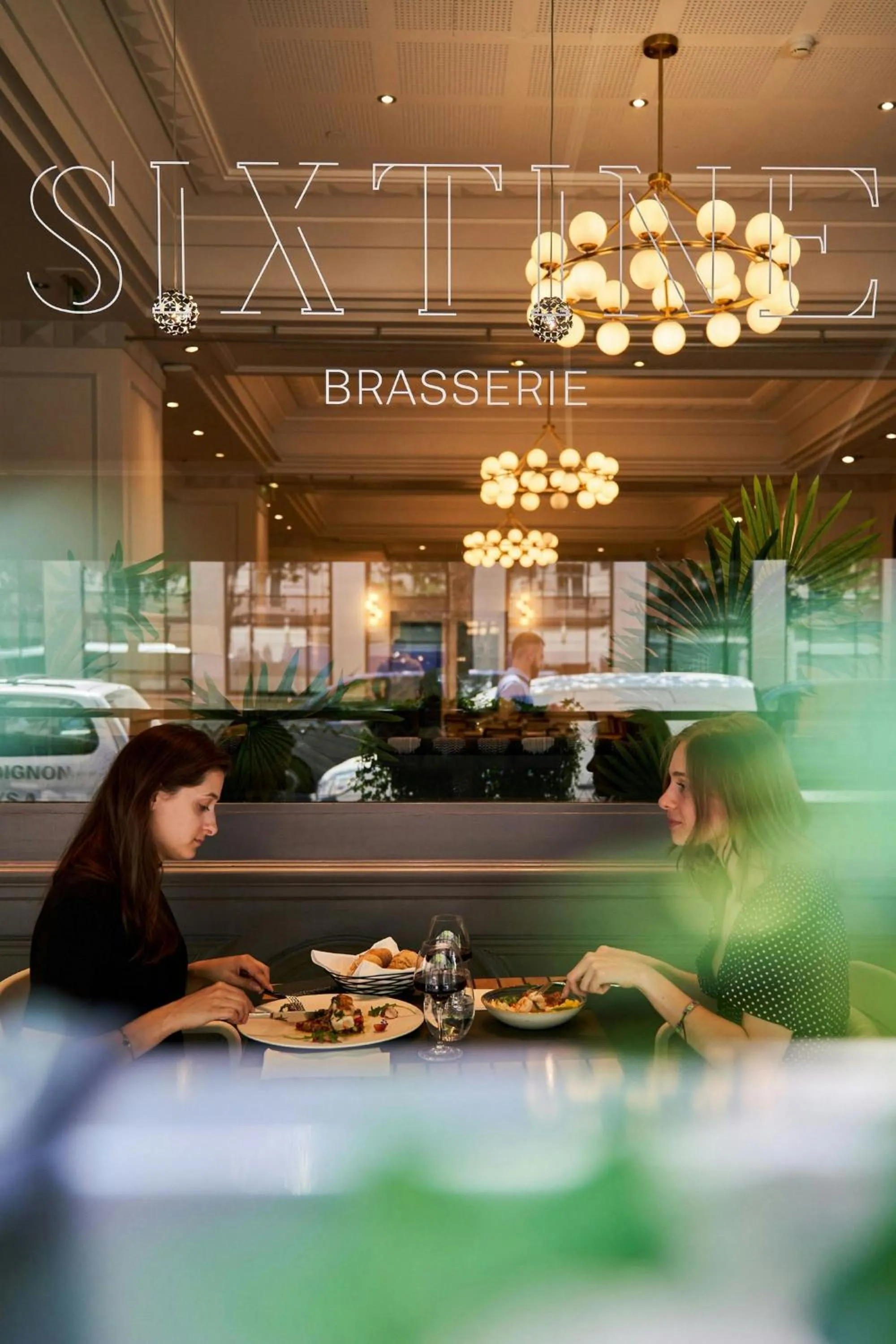 Restaurant/places to eat in Paris Marriott Opera Ambassador Hotel