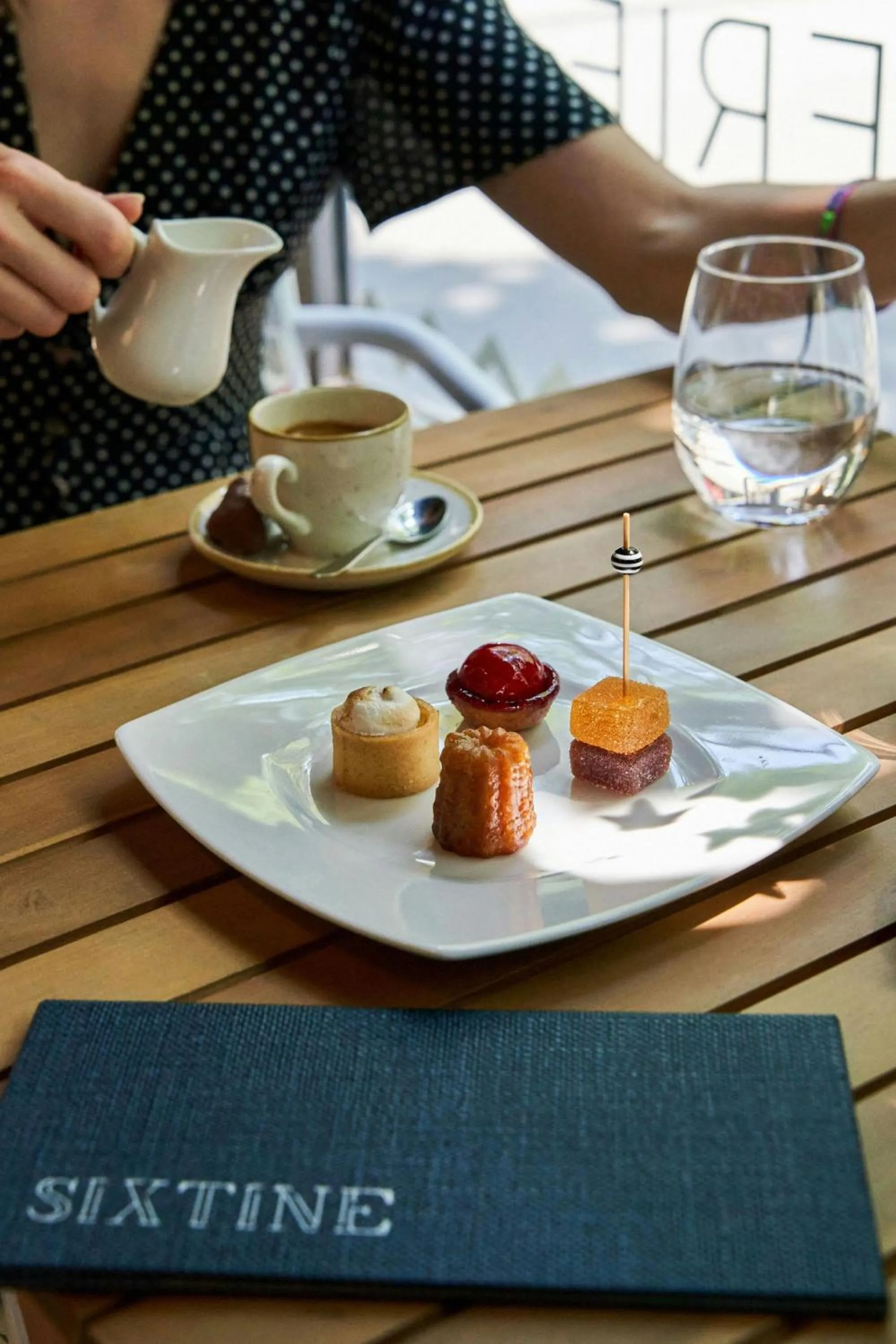 Restaurant/places to eat in Paris Marriott Opera Ambassador Hotel