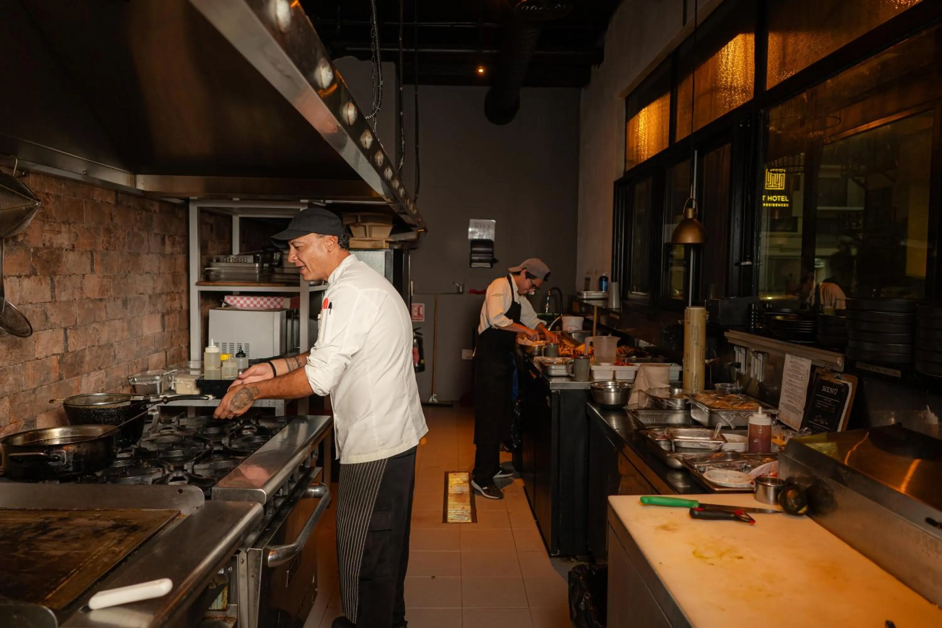 Restaurant/places to eat in IT Boutique Hotel & Restaurant