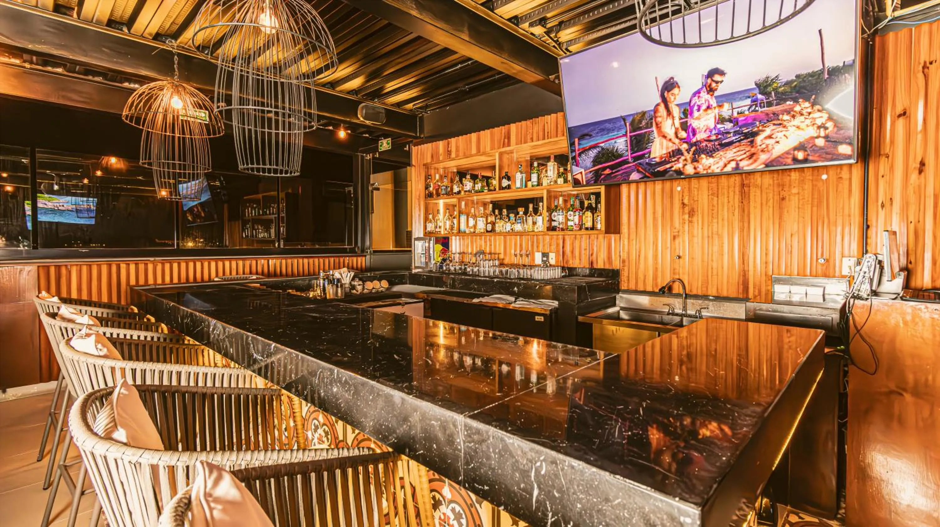 Restaurant/places to eat in IT Boutique Hotel & Restaurant