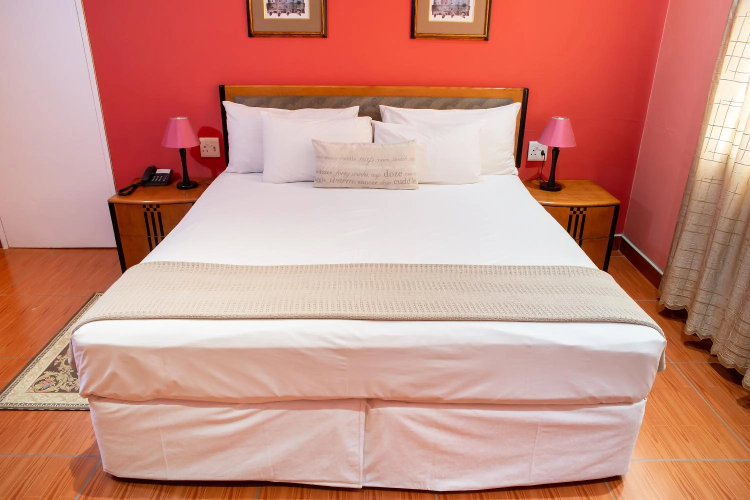 Bedroom, Bed in Ngwenya Hotel & Conference Centre