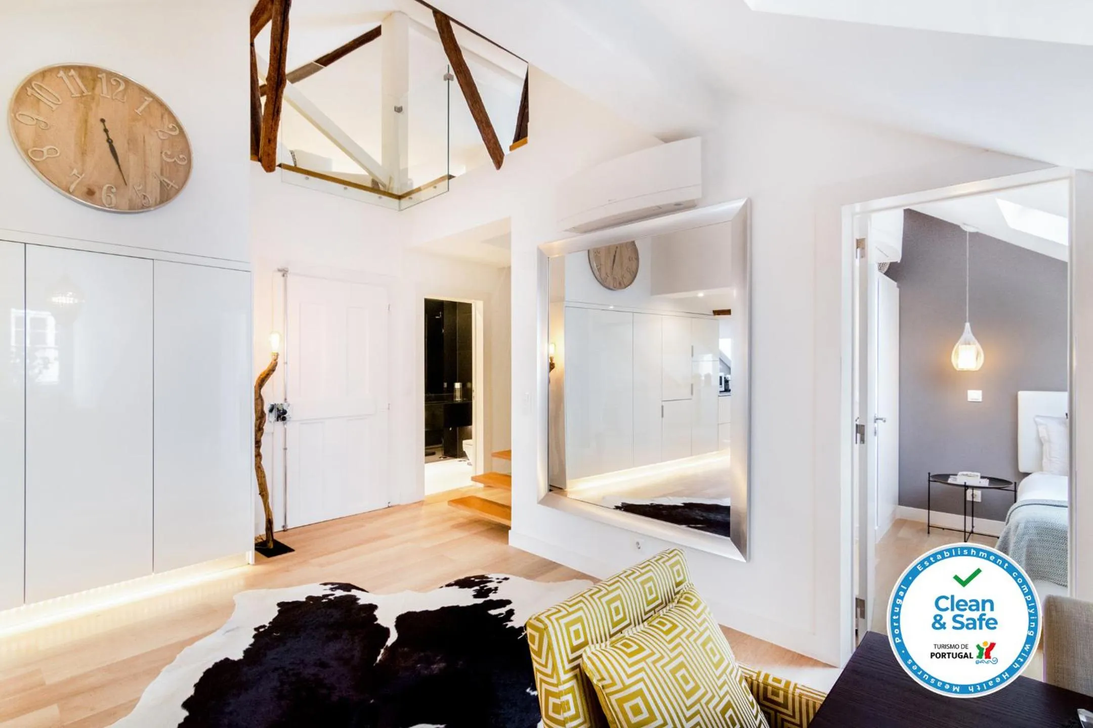 Living room, Bed in WHome | Madalena Downtown Luxury Duplex