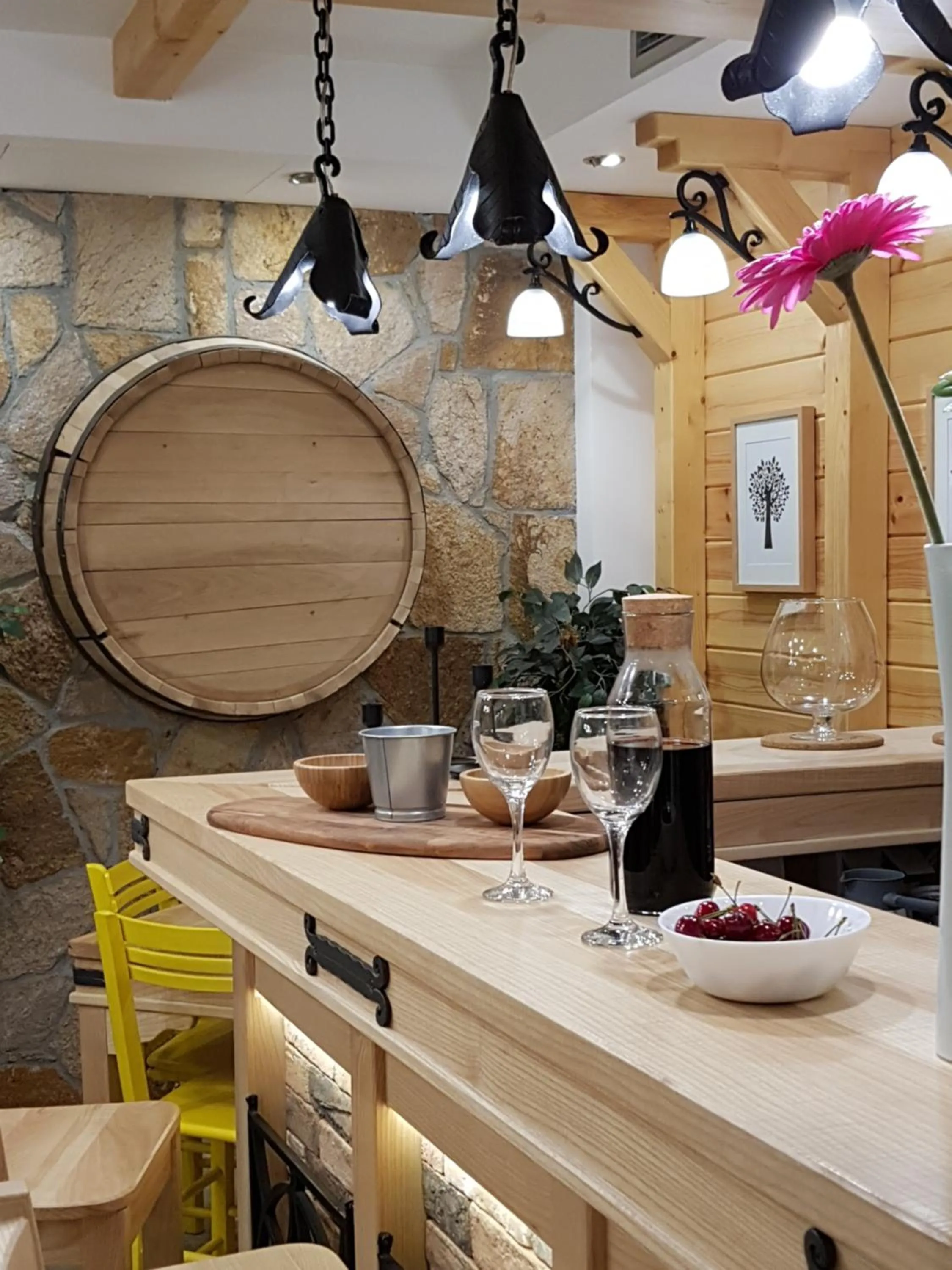 Lounge or bar in Villa Natural Wood