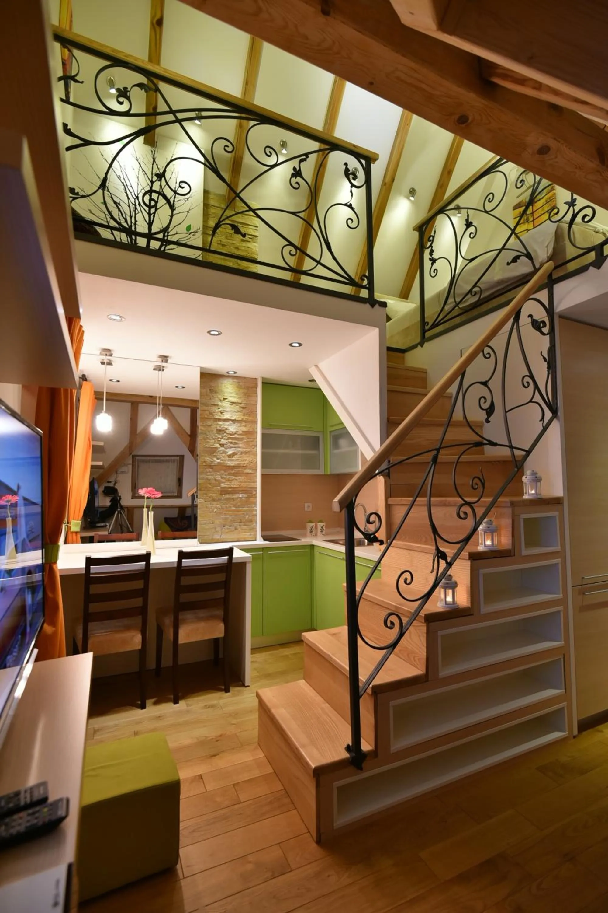 Decorative detail in Villa Natural Wood