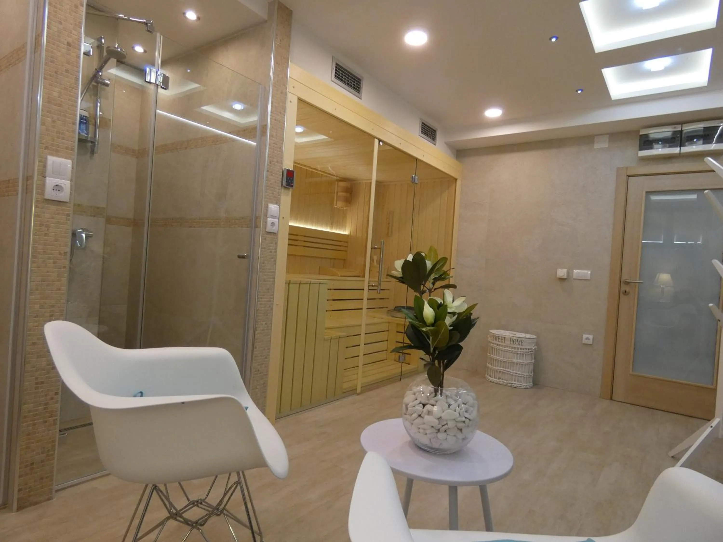 Hot Tub in Villa Natural Wood