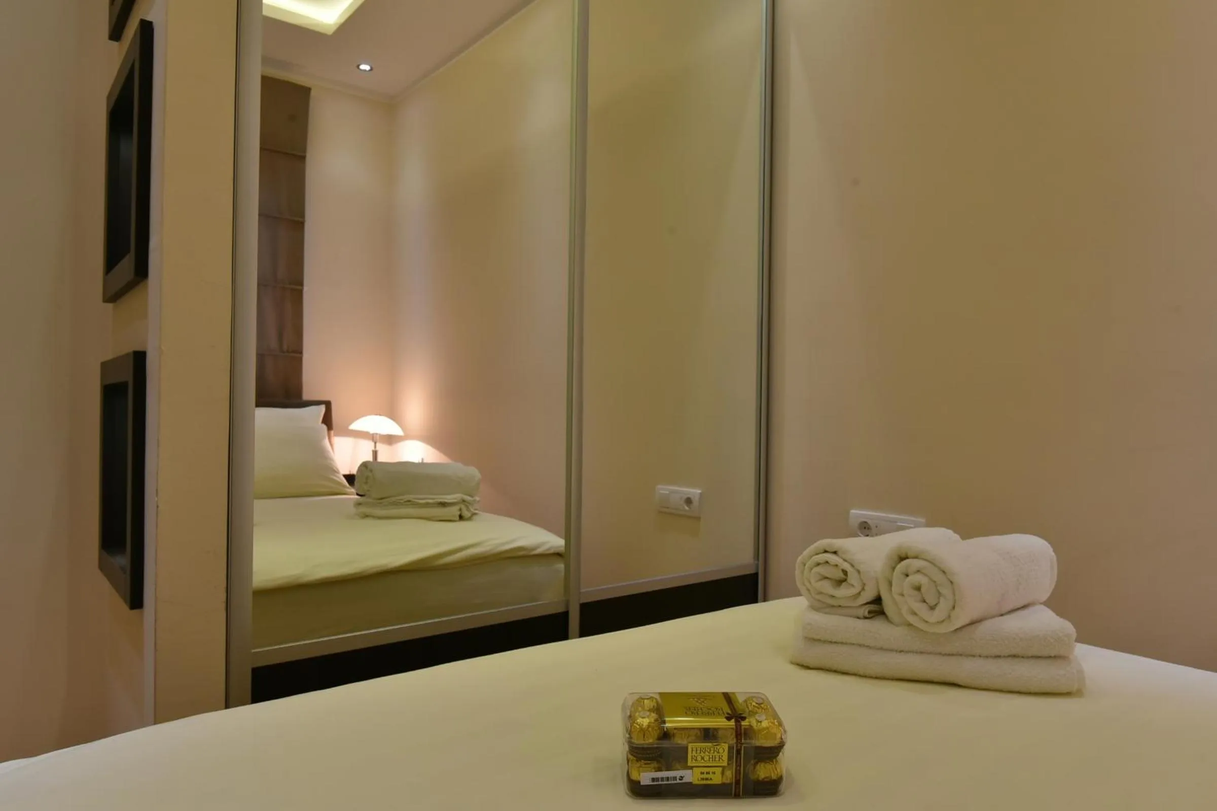 Bedroom, Bed in Villa Natural Wood