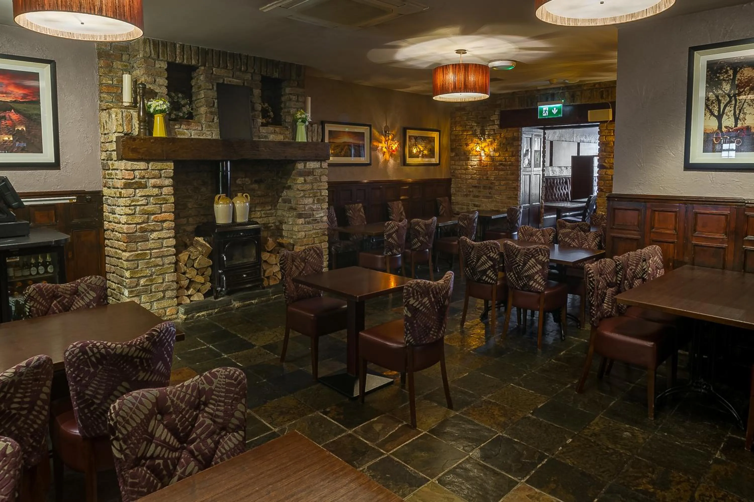 Restaurant/places to eat in The Carraig Hotel