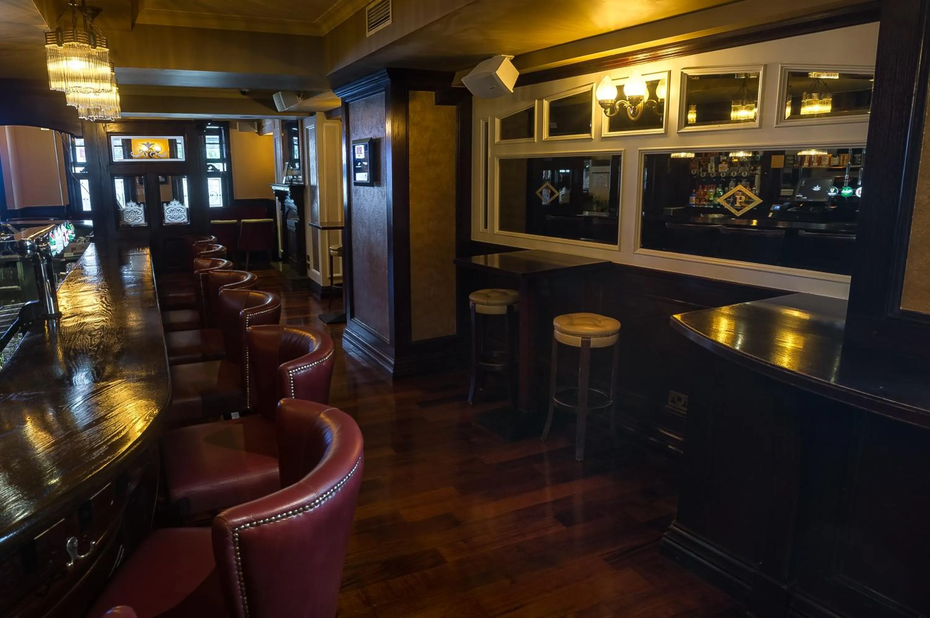 Lounge or bar in The Carraig Hotel