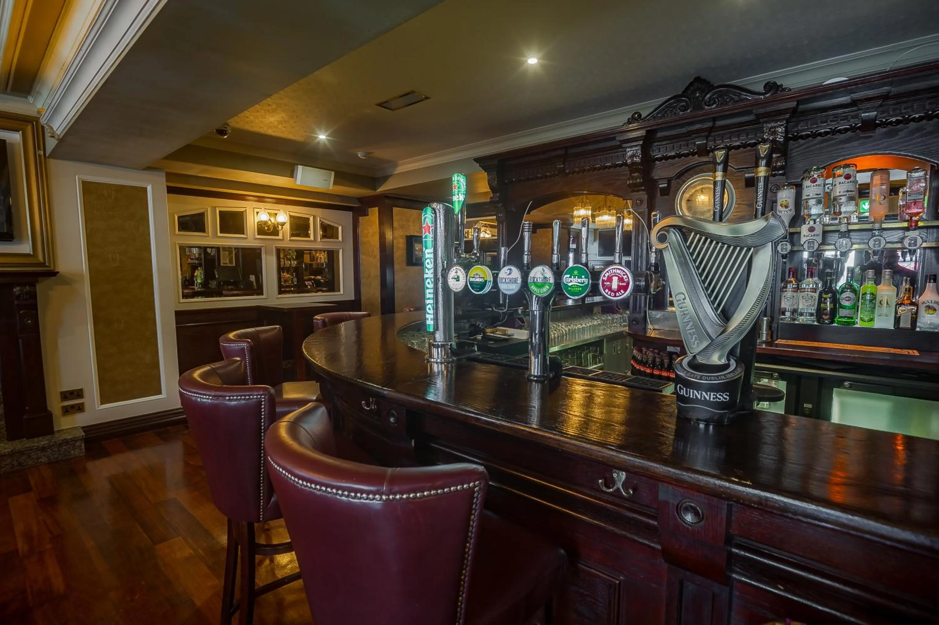 Lounge or bar in The Carraig Hotel