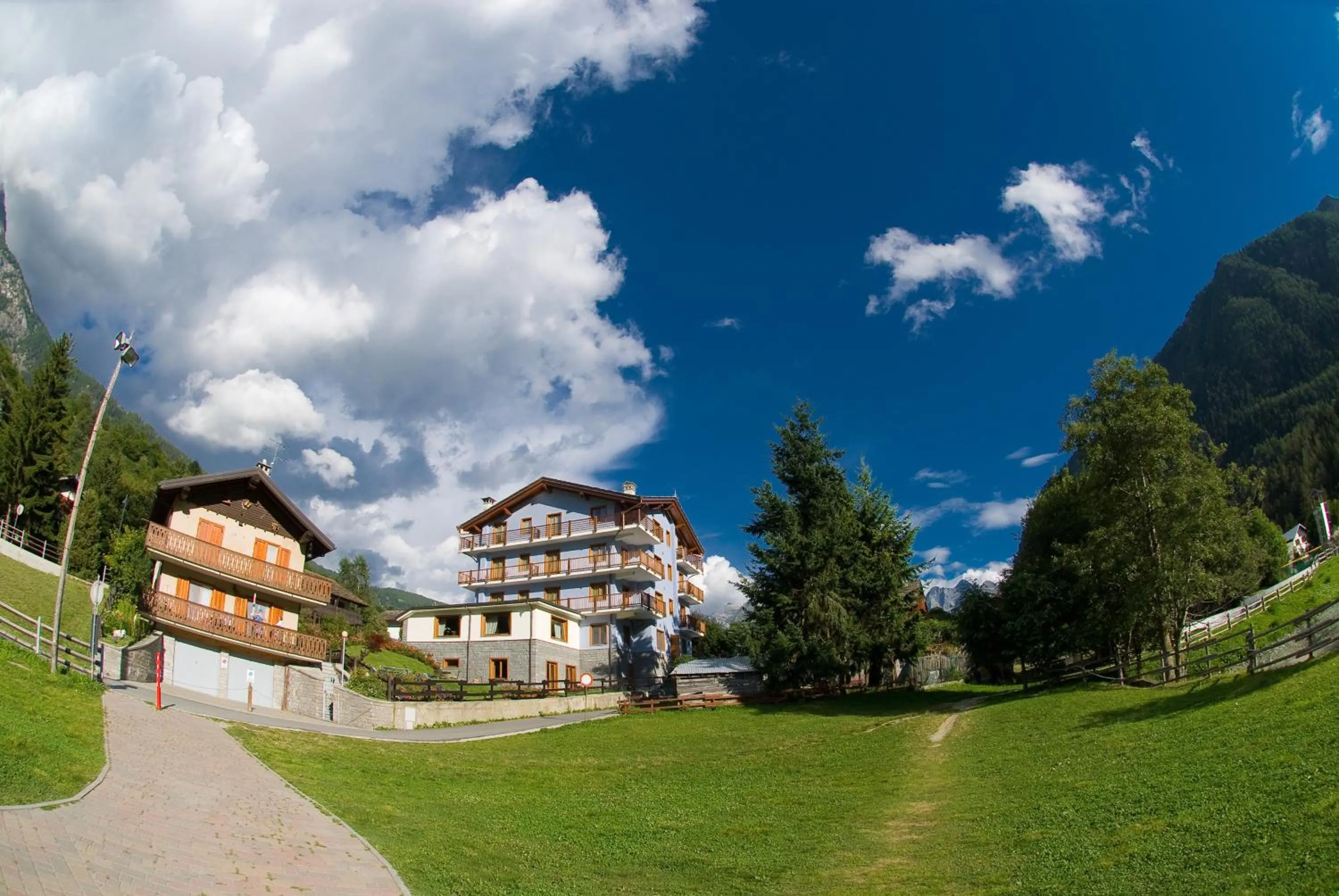 Facade/entrance in Laghetto Alpine Hotel & Restaurant