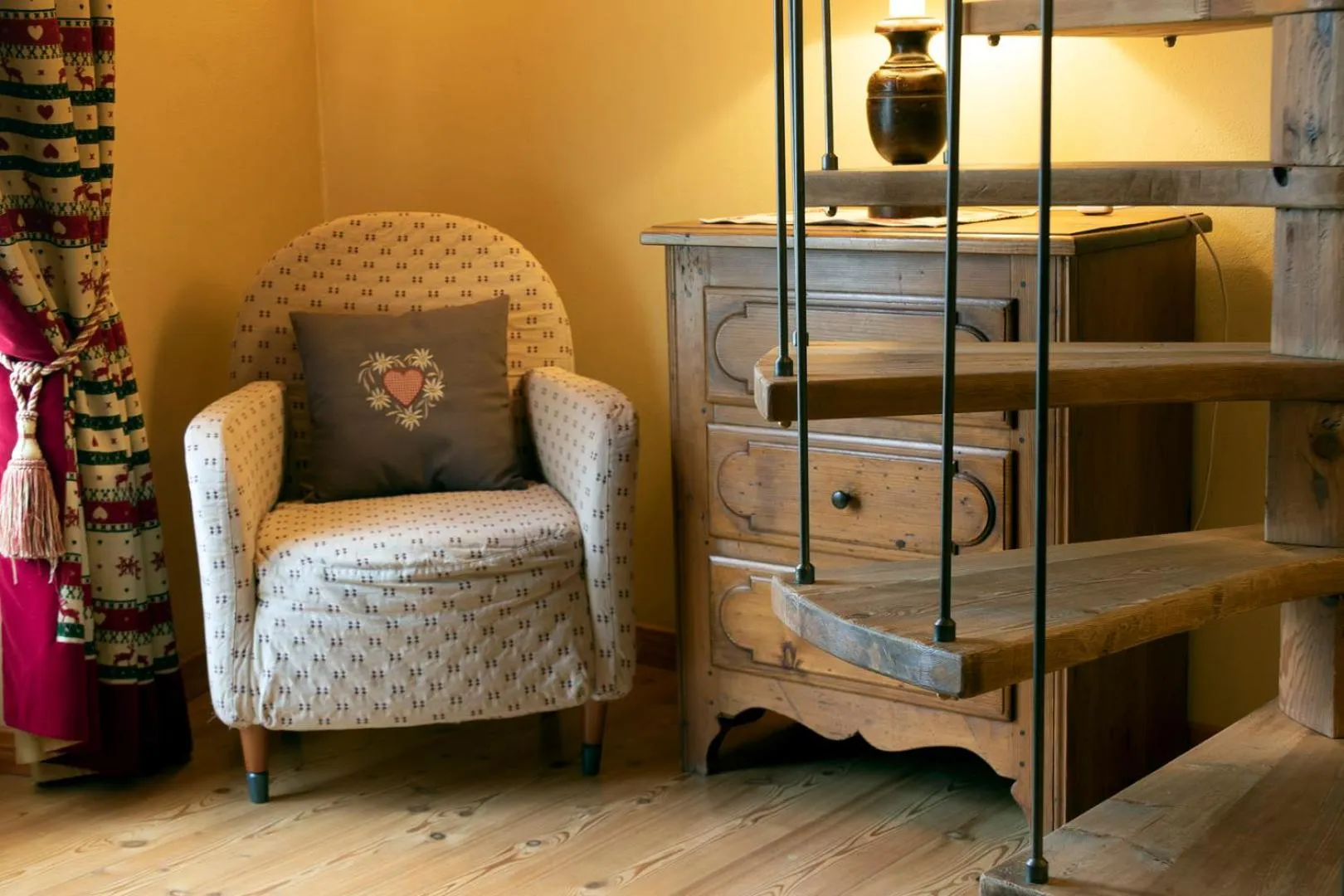 Laghetto Alpine Hotel & Restaurant