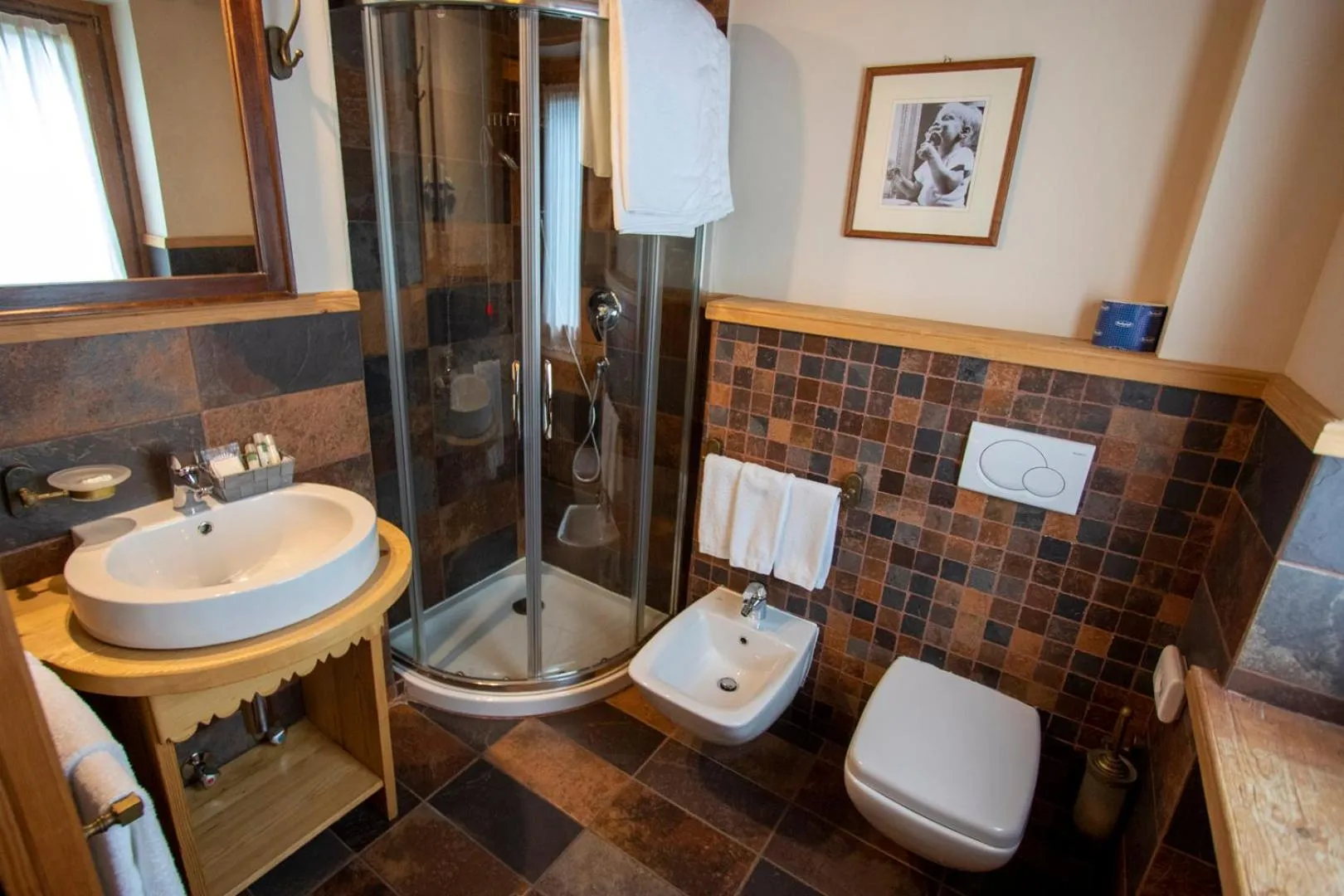 Laghetto Alpine Hotel & Restaurant