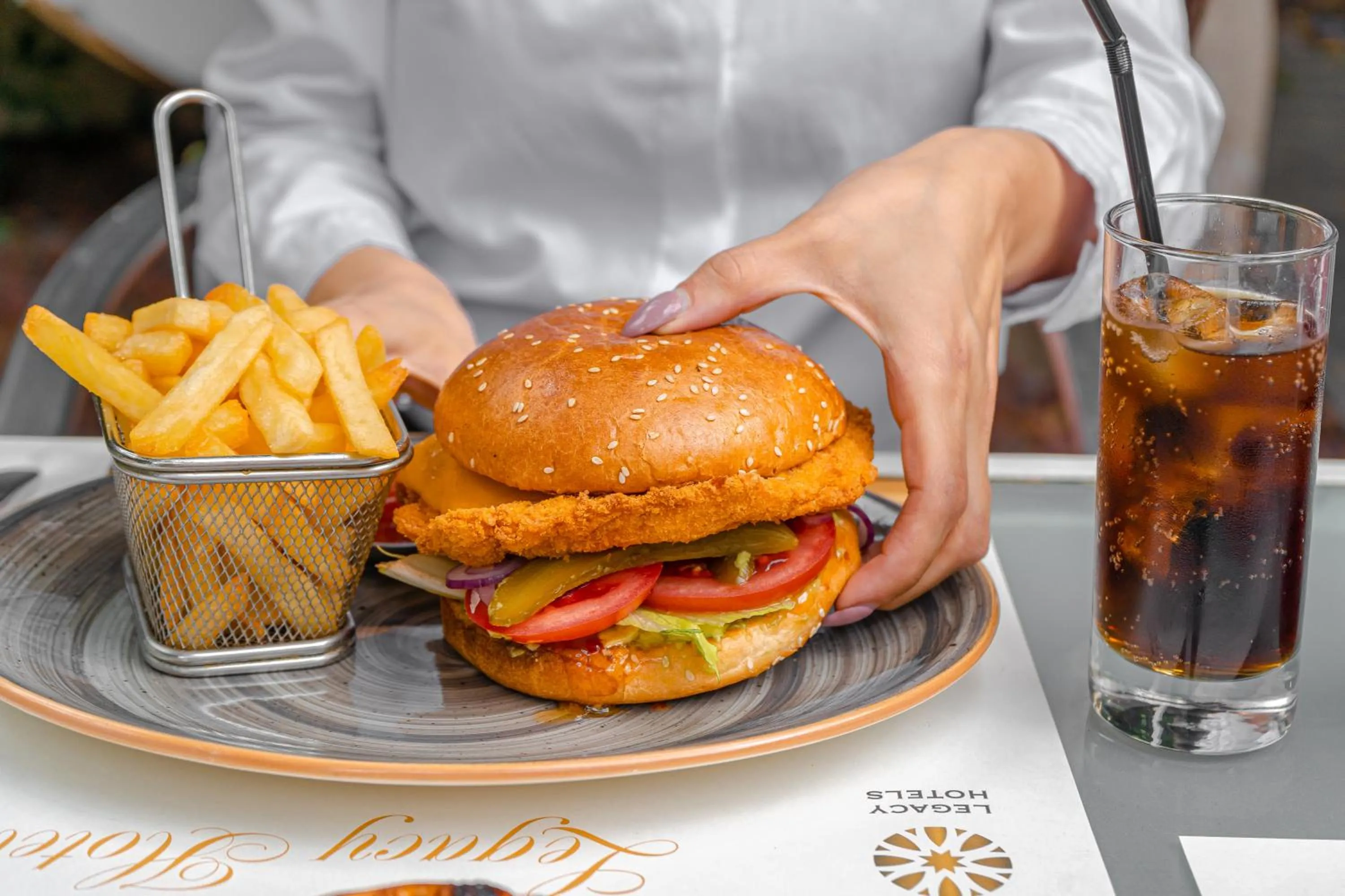 Restaurant/places to eat in Legacy Hotel