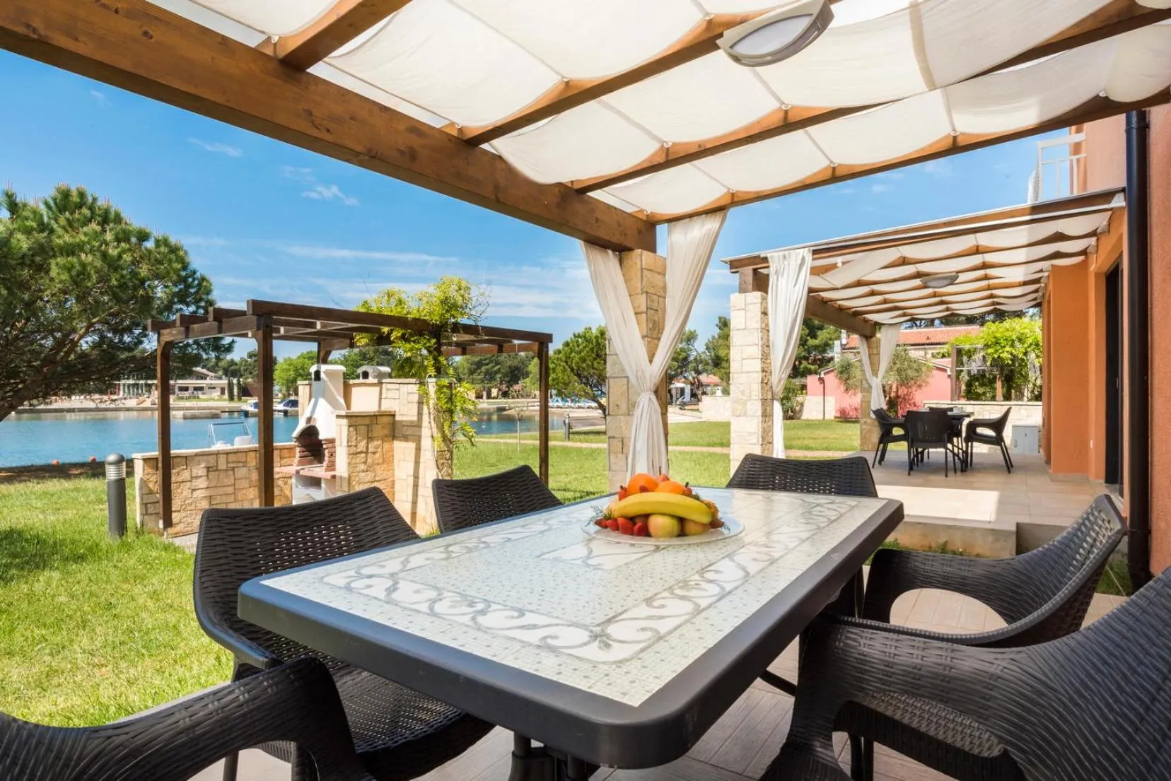 BBQ facilities in Apartments Amfora Plava Laguna