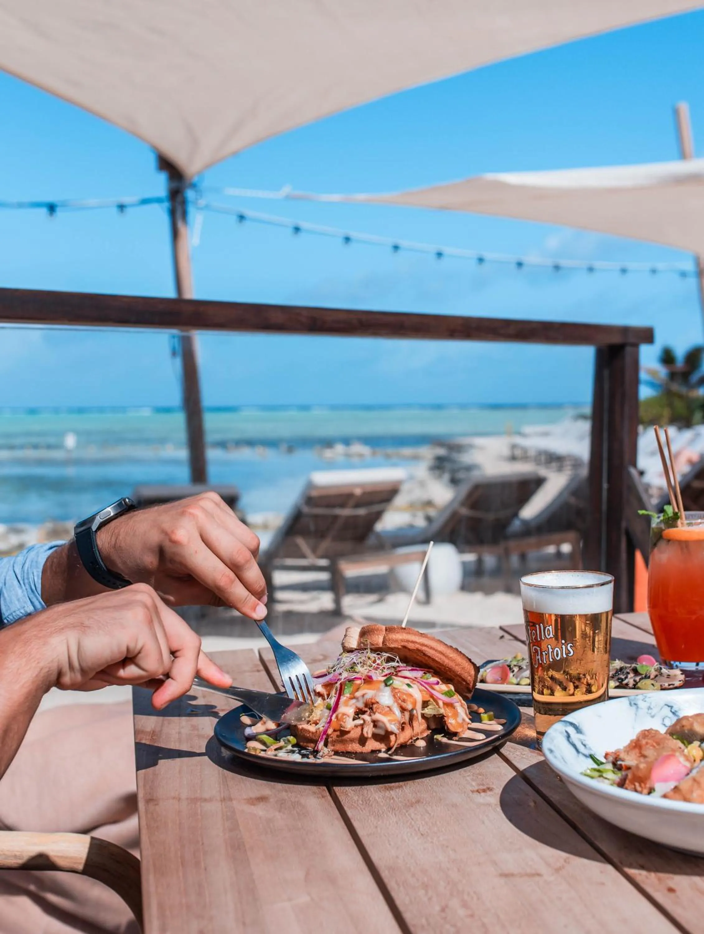 Restaurant/places to eat in Sorobon Luxury Beach Resort