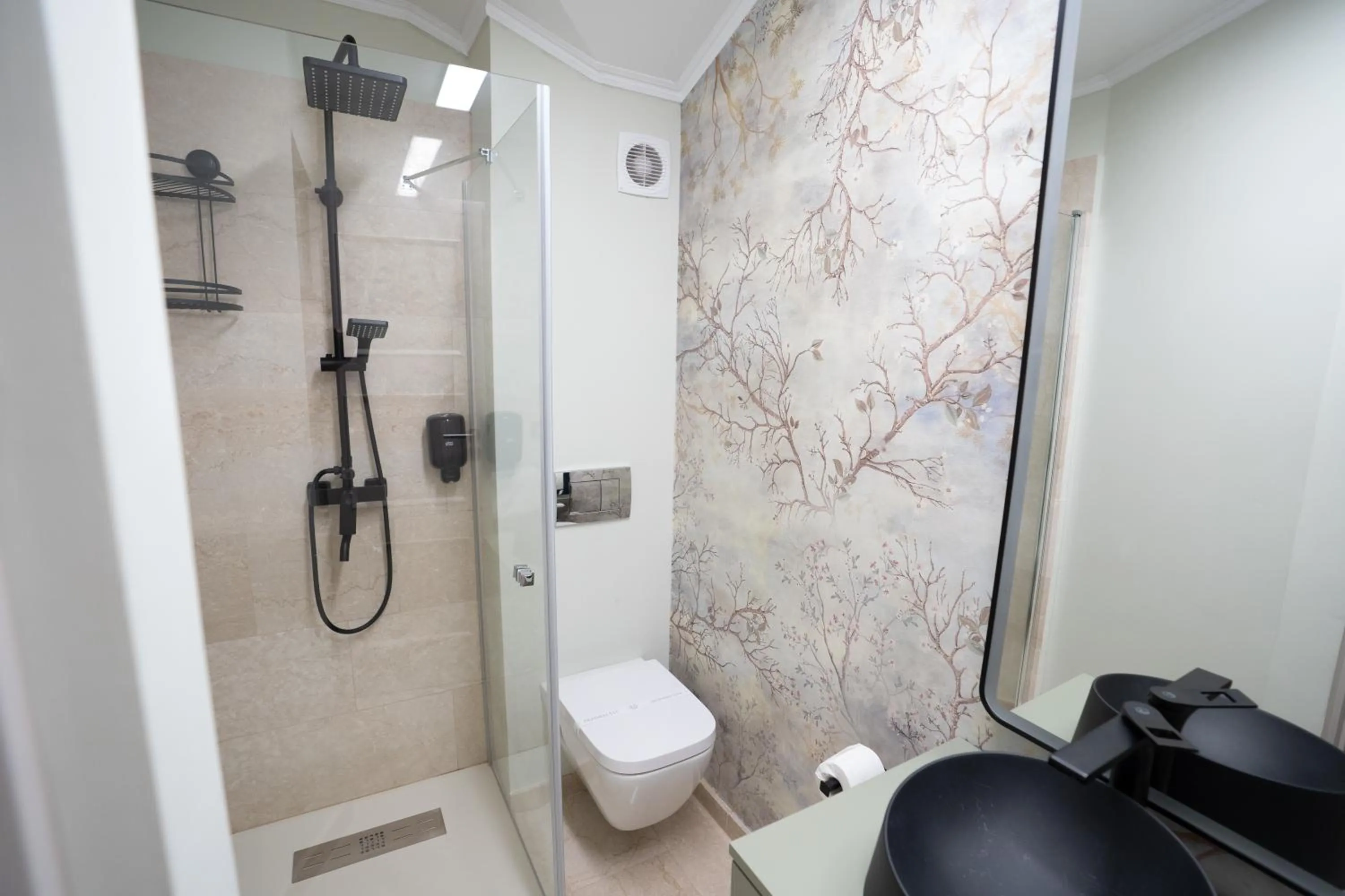 Shower in Cincis by the Lake