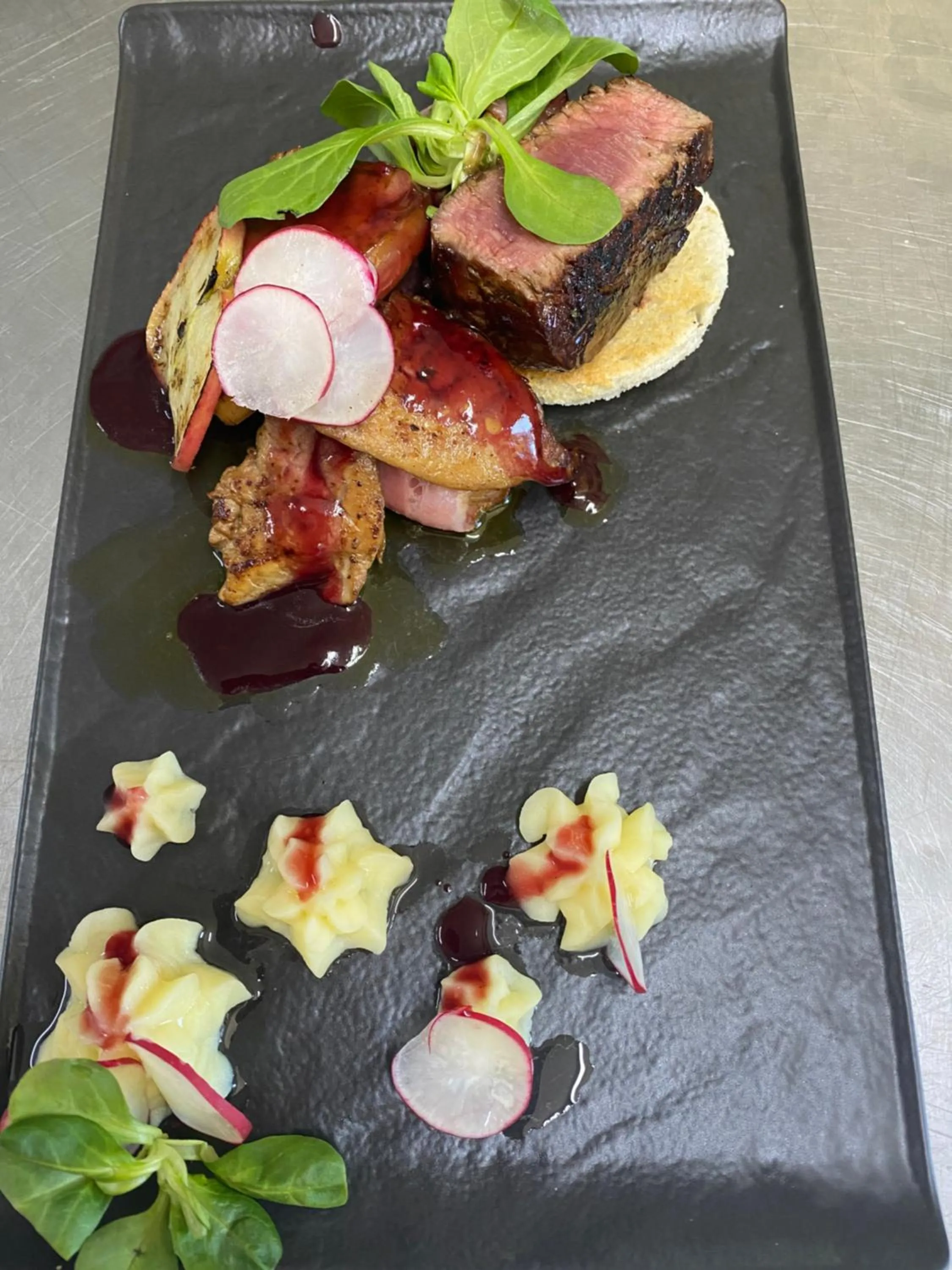 Food in Motel Cincis