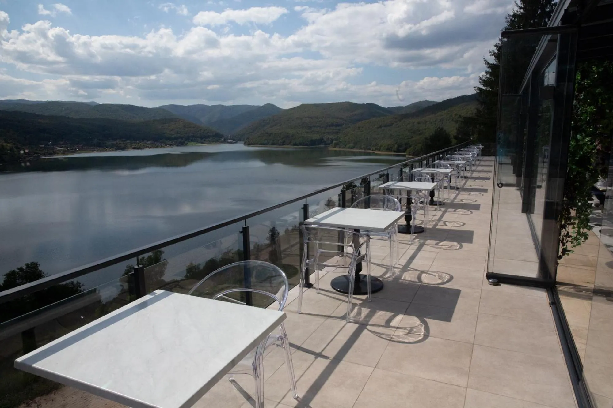 Restaurant/places to eat in Motel Cincis