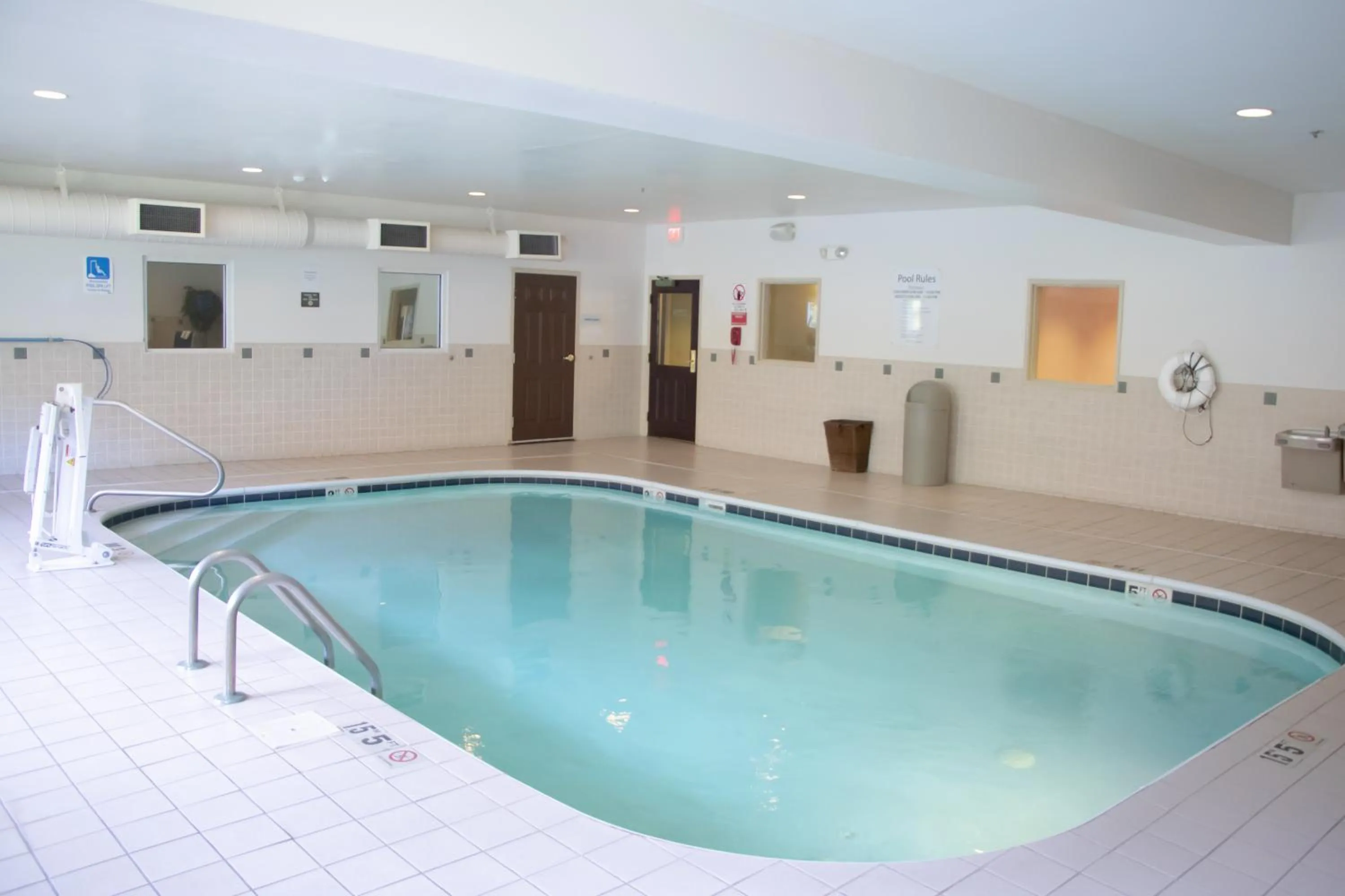 Swimming pool in Holiday Inn Express & Suites Columbus East - Reynoldsburg by IHG