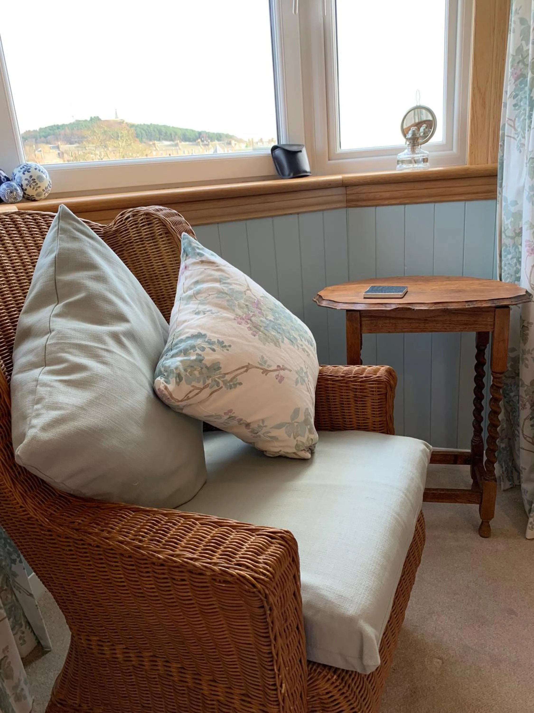 Shower in Dupplin152 bed and breakfast