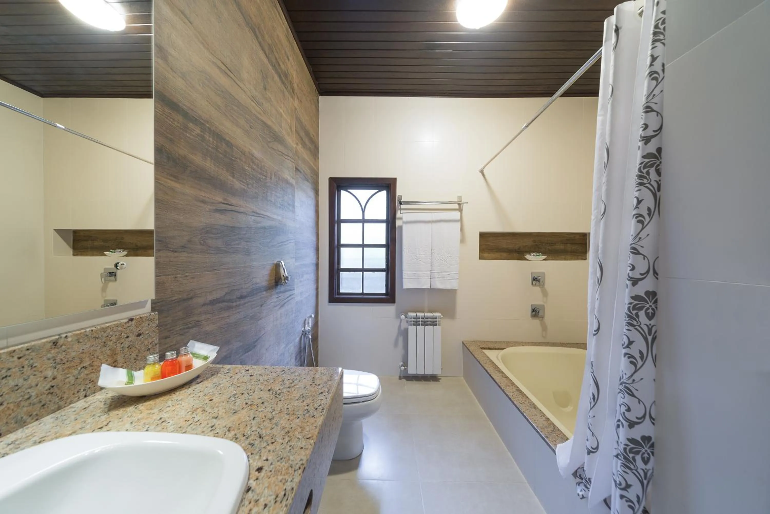 Bathroom in Vila Suzana Parque Hotel