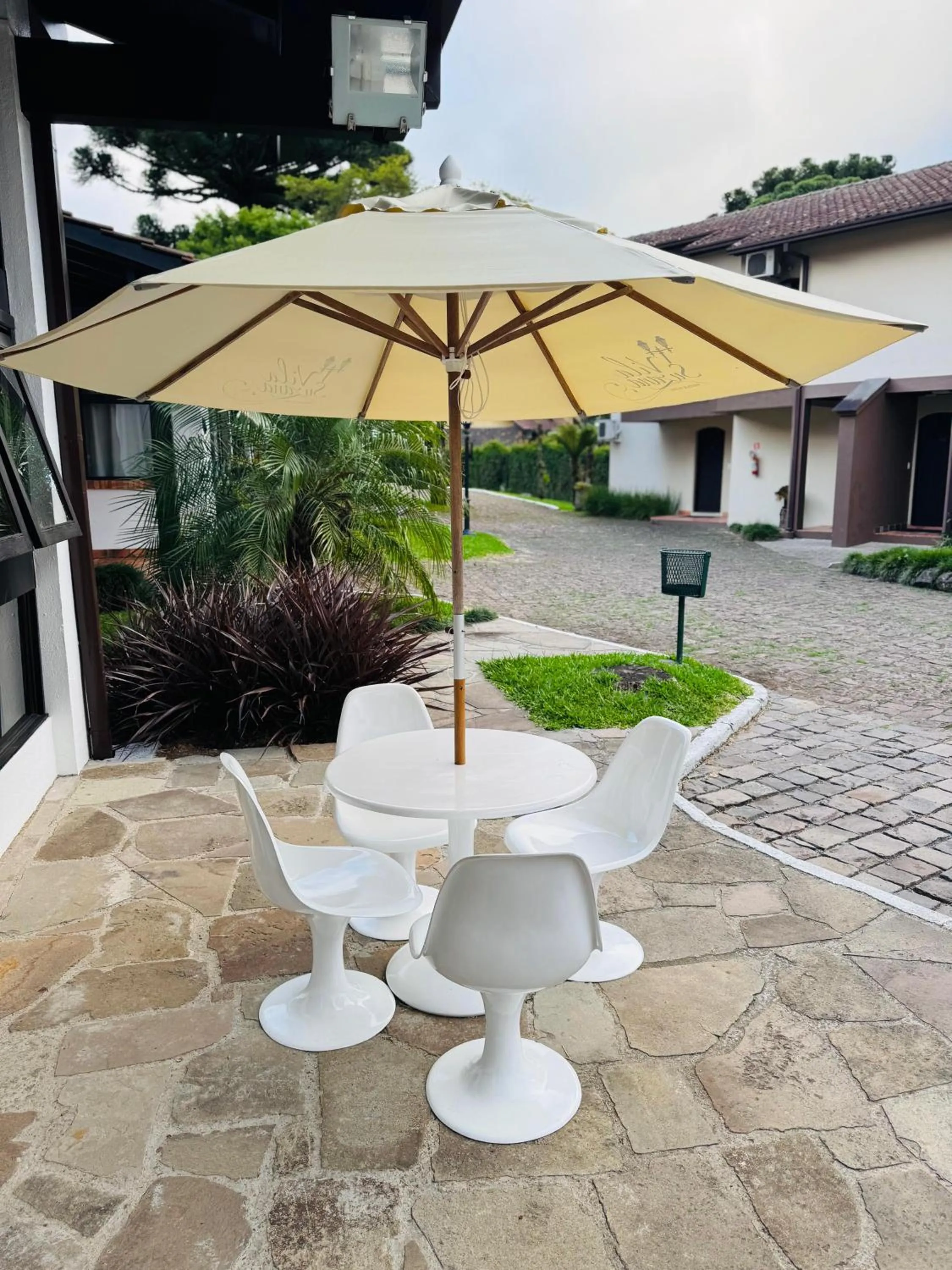 Swimming pool in Vila Suzana Parque Hotel