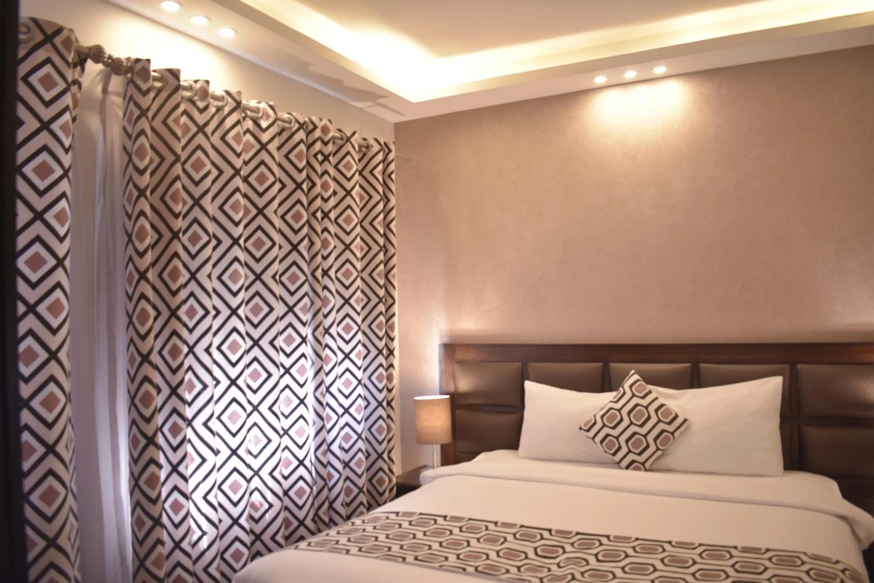 Bed in Shams Alweibdeh Hotel Apartments