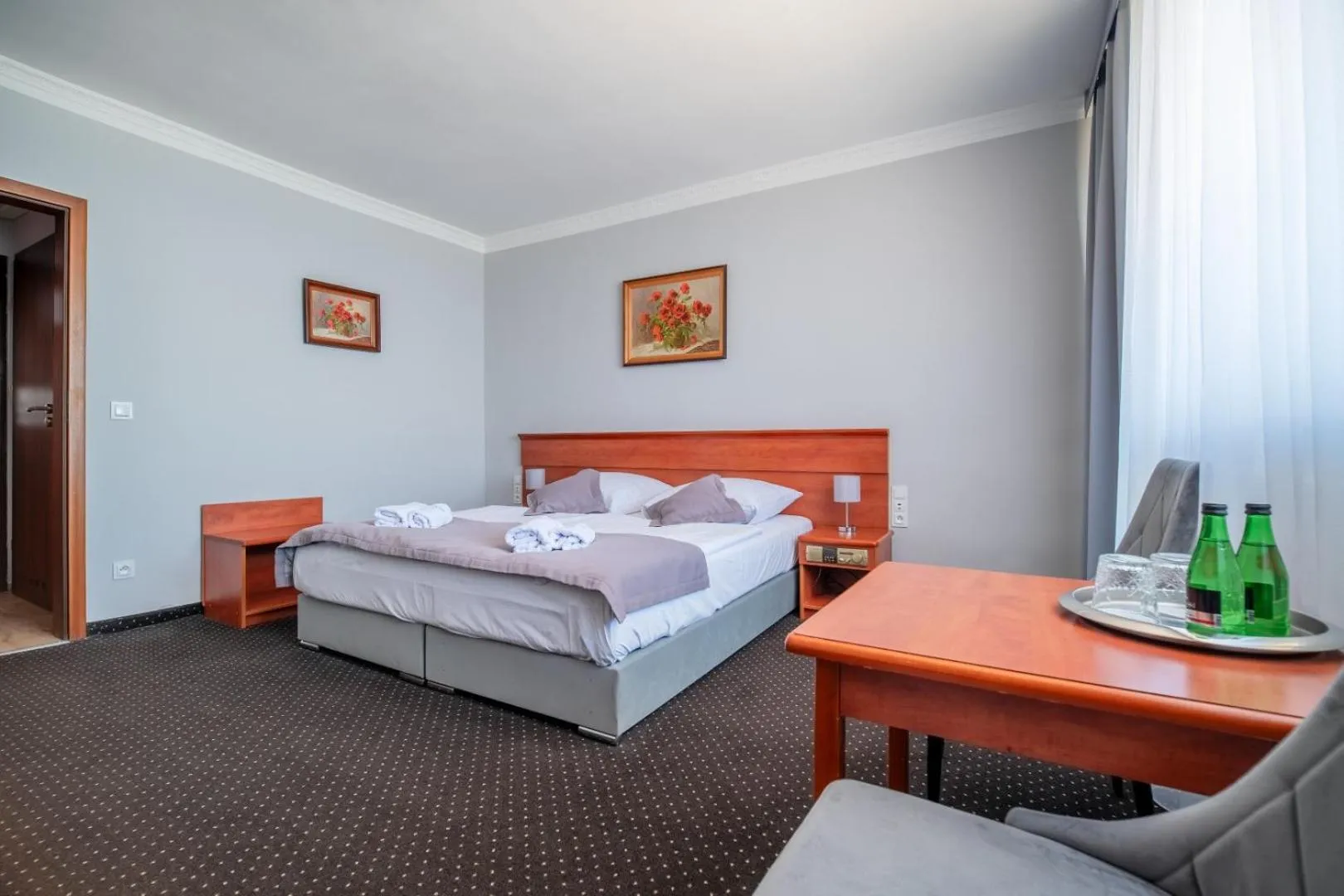 Bed in Hotel Wodnik Twój Hotel z widokiem na morze