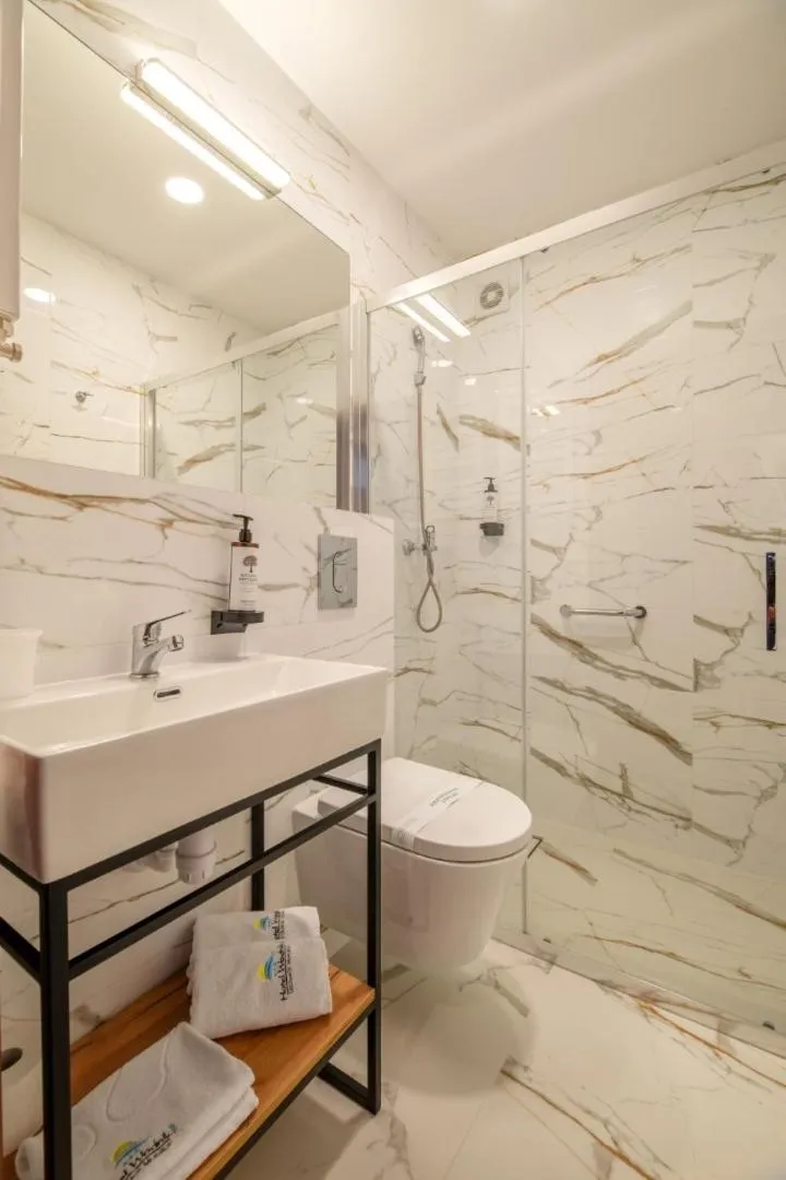 Deluxe Double Room with Balcony - single occupancy in Hotel Wodnik Twój Hotel z widokiem na morze