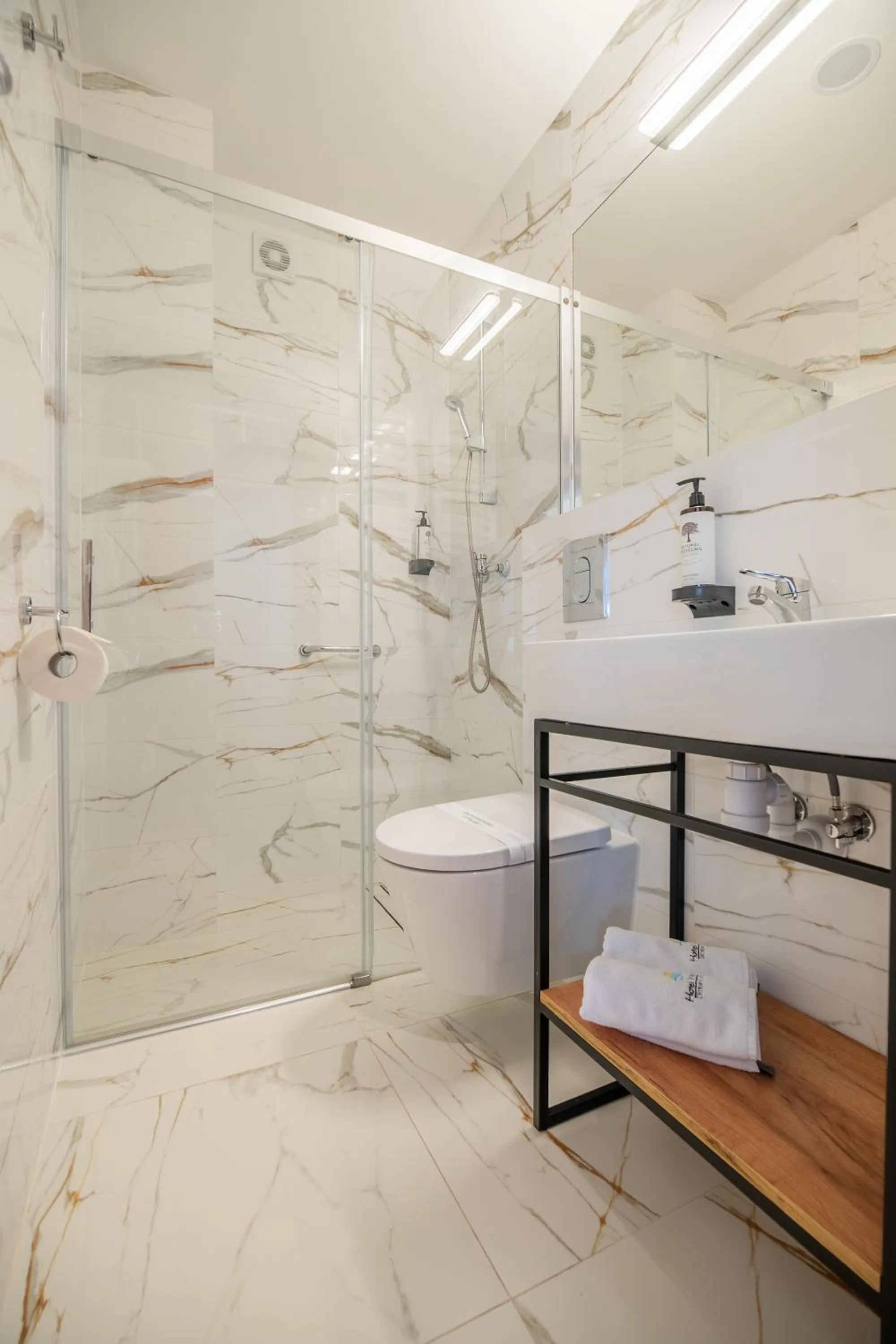 Pokój dwuosobwy typu Superior z balkonem z widokiem na morze in Hotel Wodnik Twój Hotel z widokiem na morze