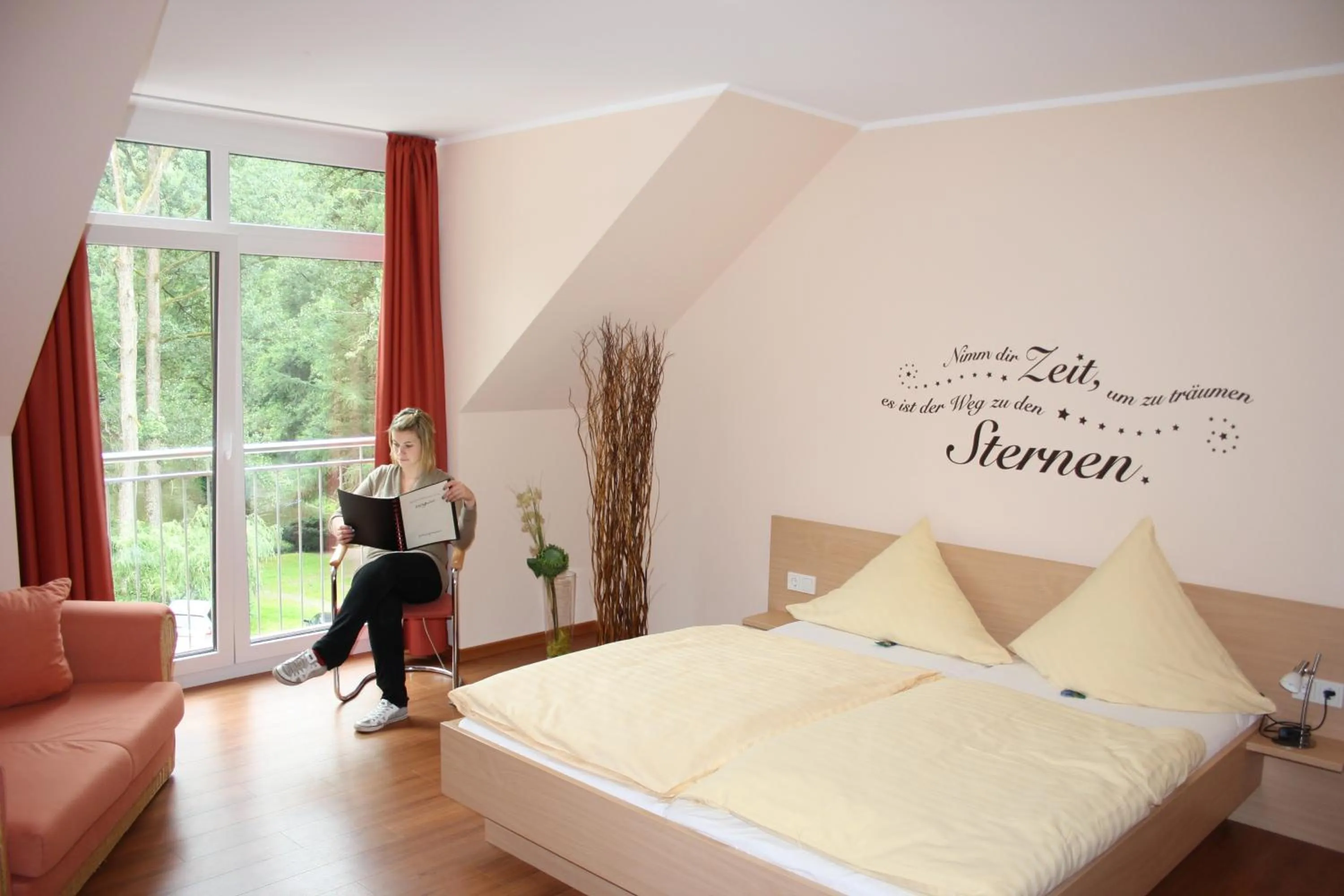 Bedroom, Bed in Heidsmühle