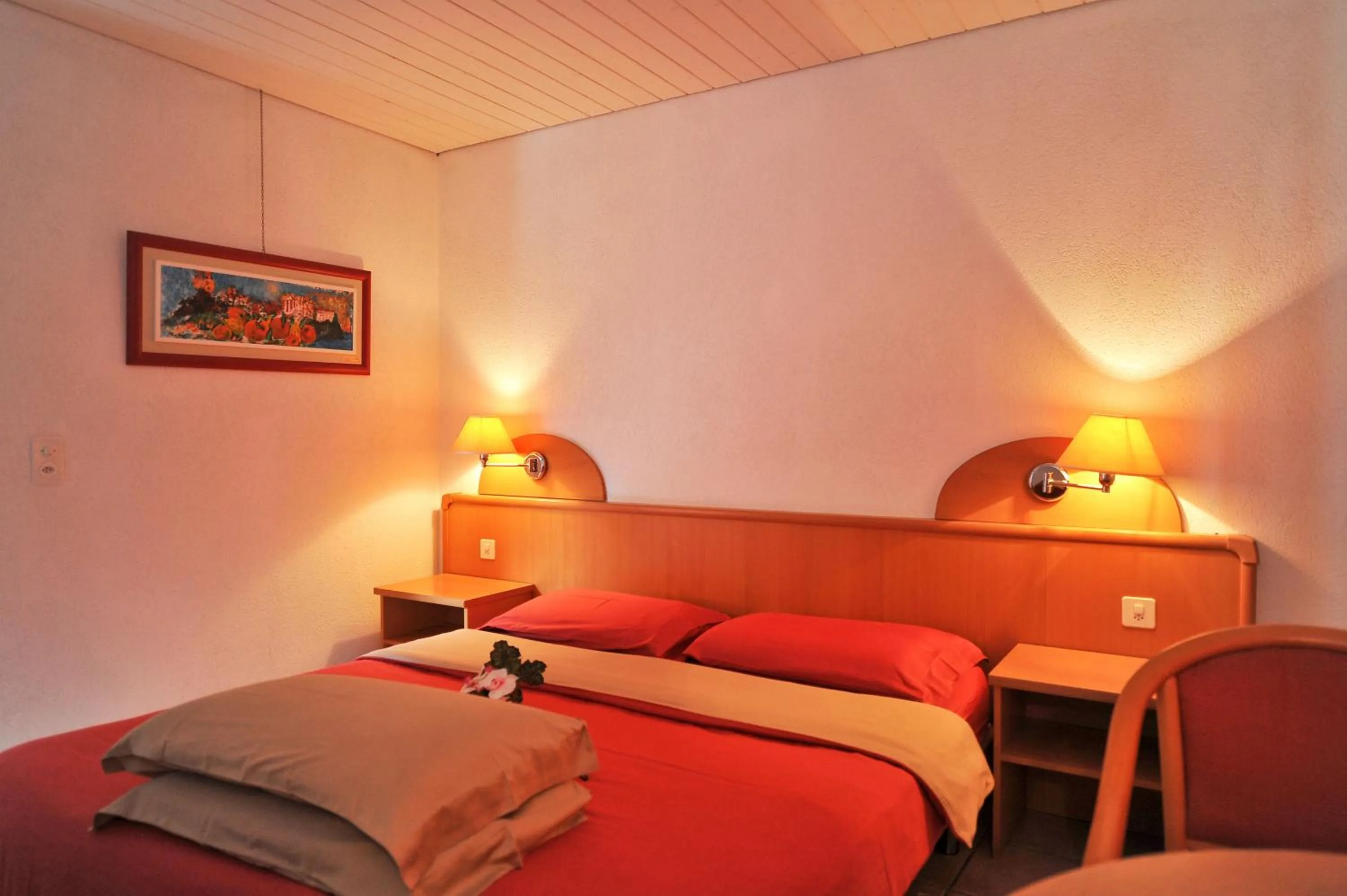 Photo of the whole room, Bed in Hotel Ristorante Grotto Serta