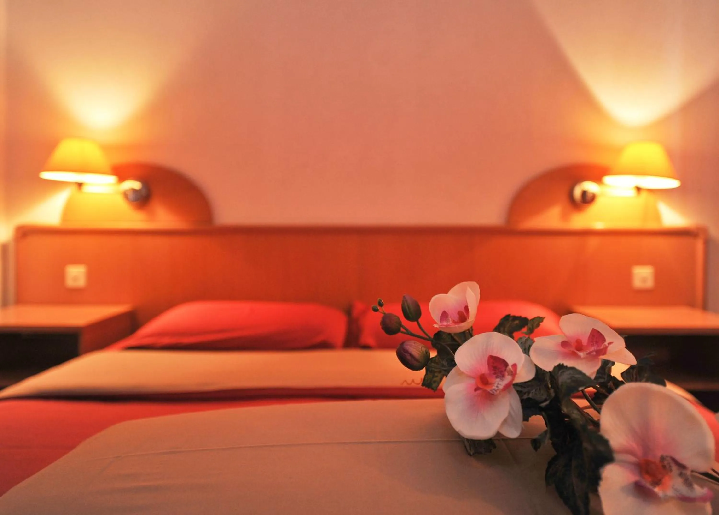 Photo of the whole room, Bed in Hotel Ristorante Grotto Serta