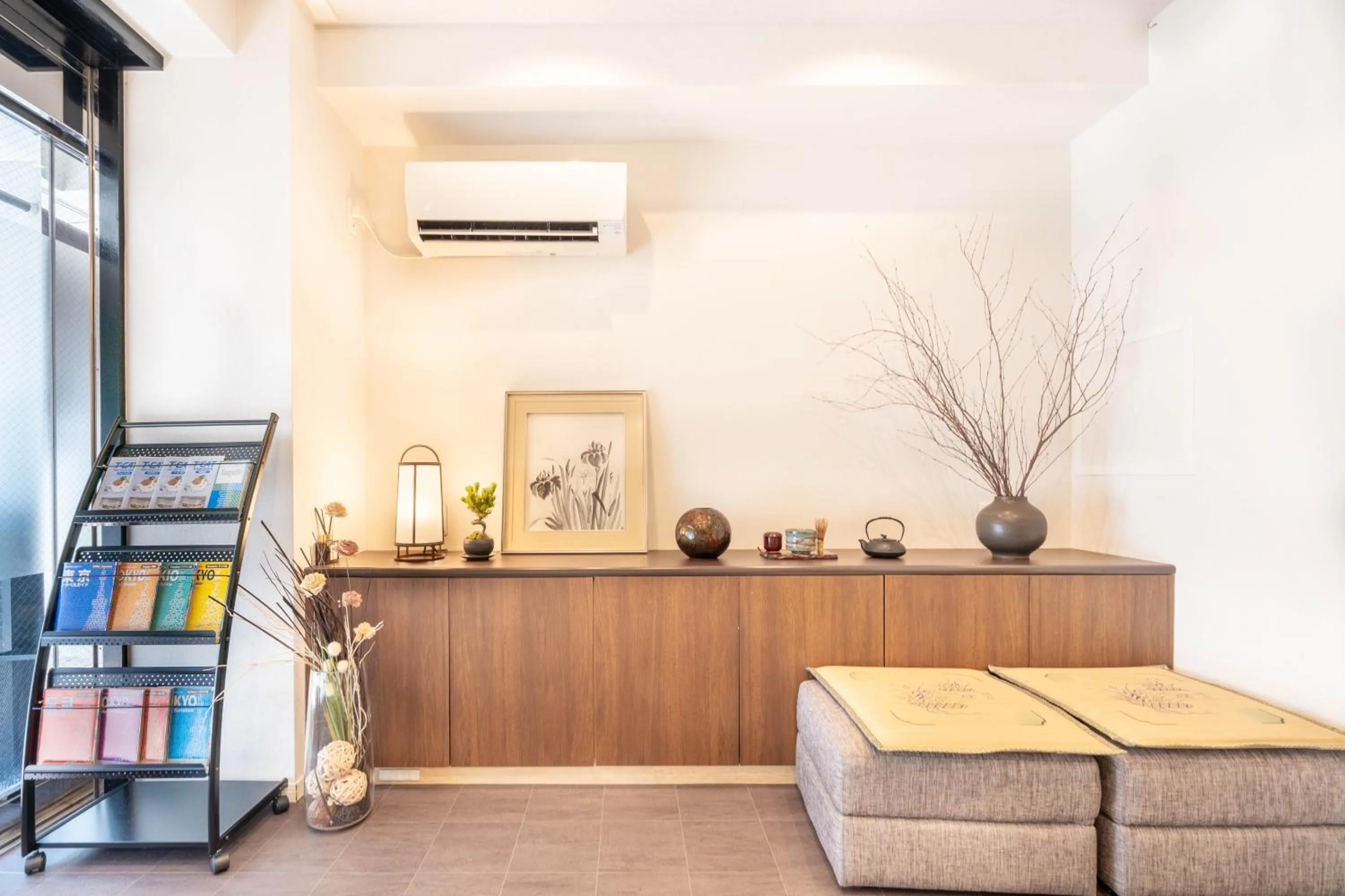 Lobby or reception in Nihonbashi Kakigara Ryokan