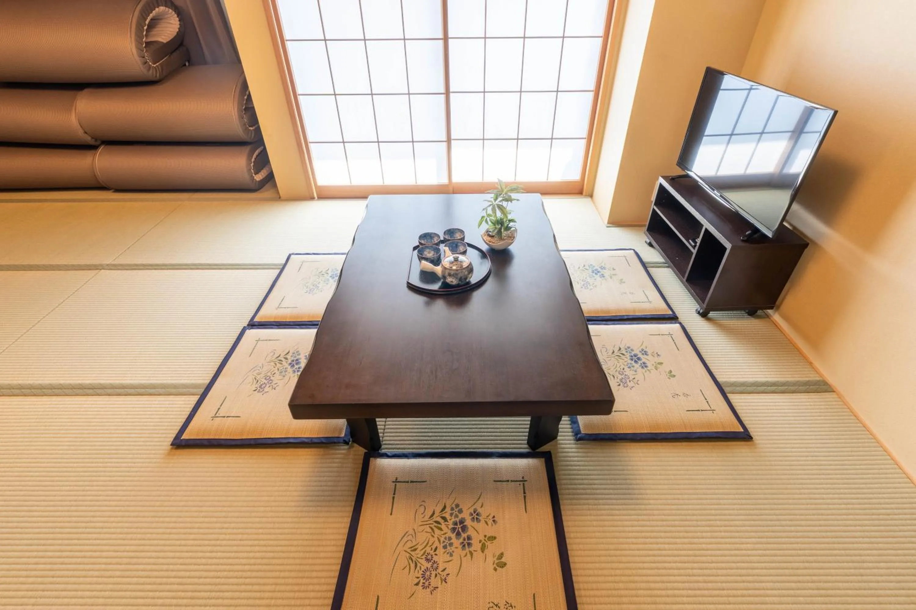 Photo of the whole room in Nihonbashi Kakigara Ryokan