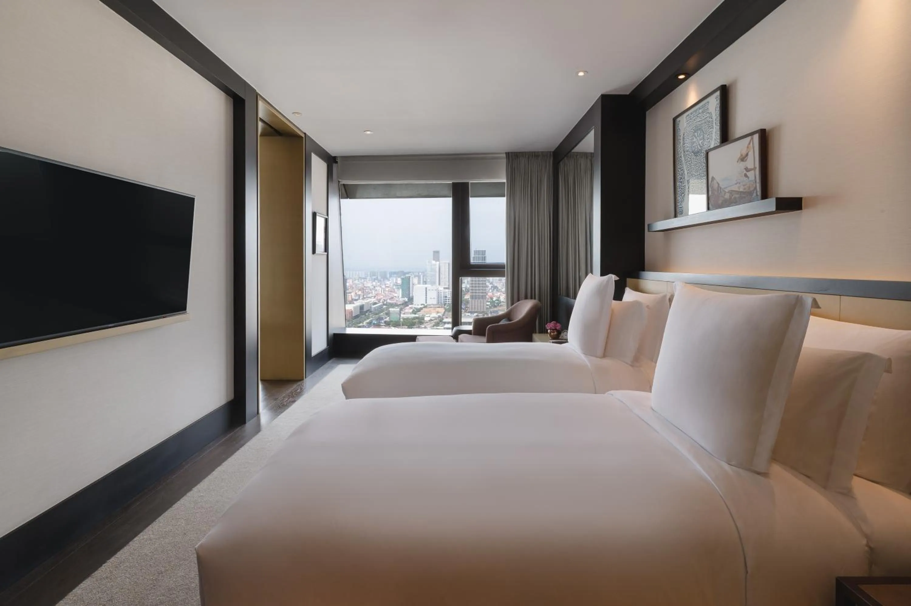 Bedroom, Bed in Rosewood Phnom Penh