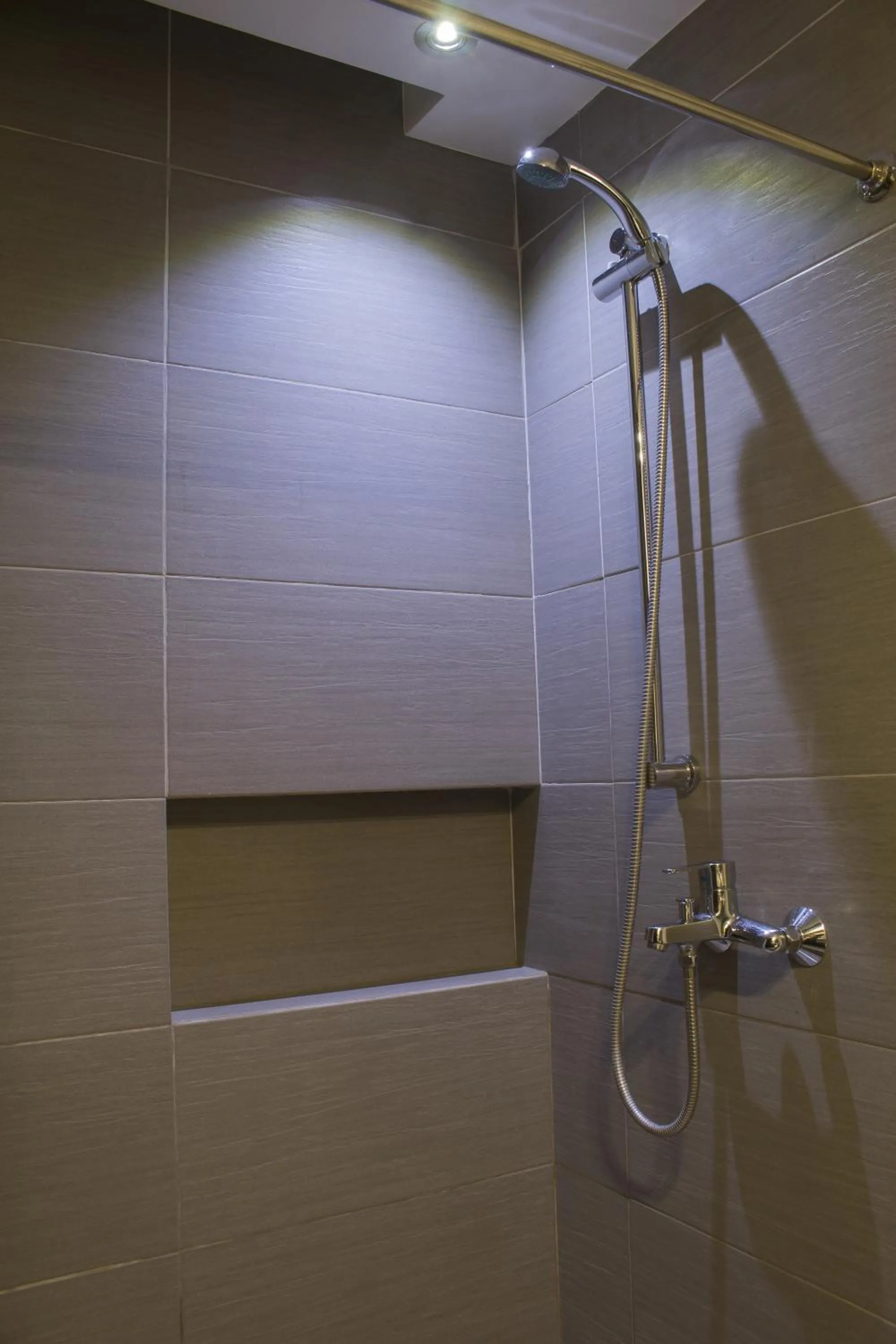 Shower in 1A Express Hotel