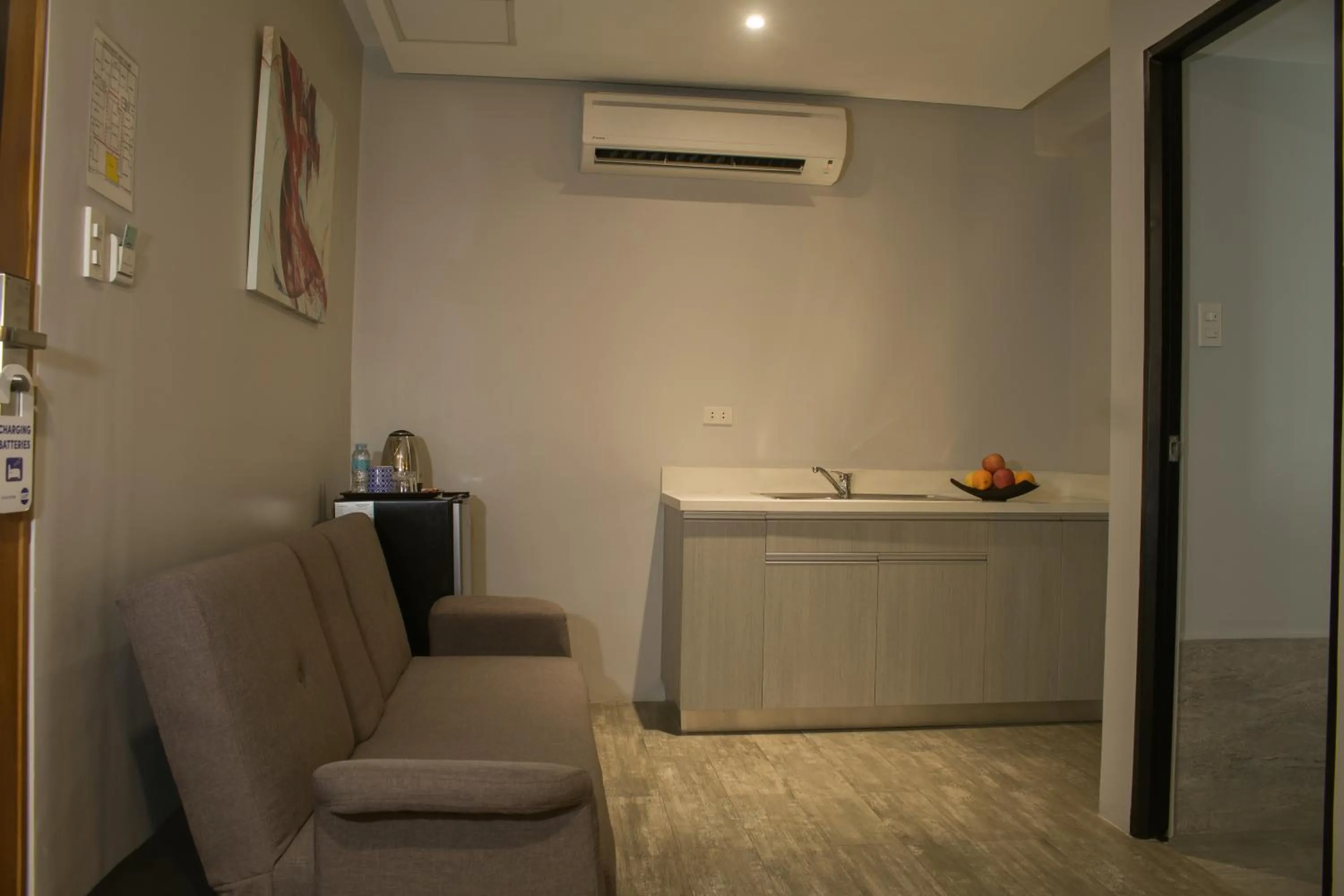 Kitchen or kitchenette in 1A Express Hotel