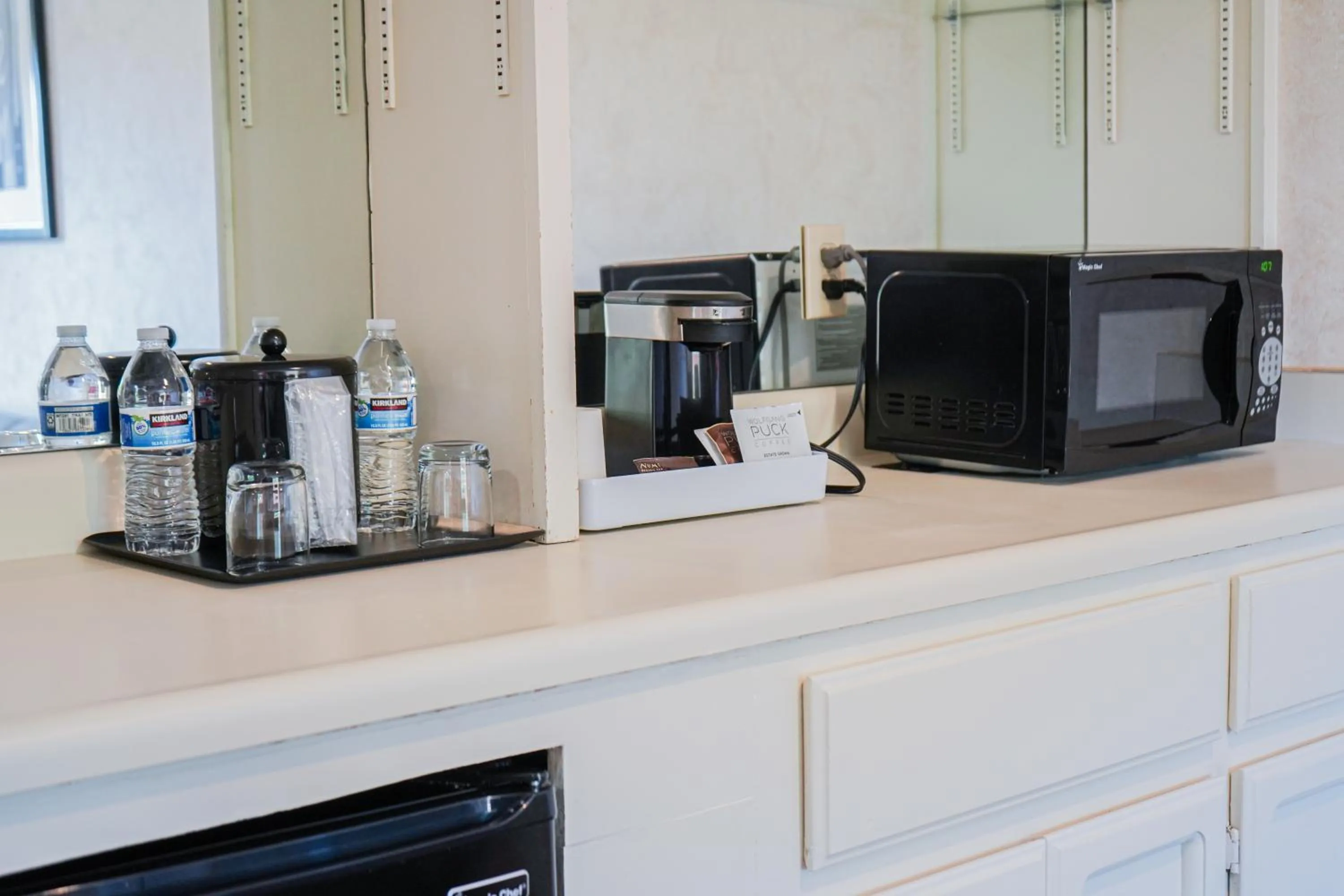 Coffee/tea facilities in La Hacienda San Jose Silicon Valley